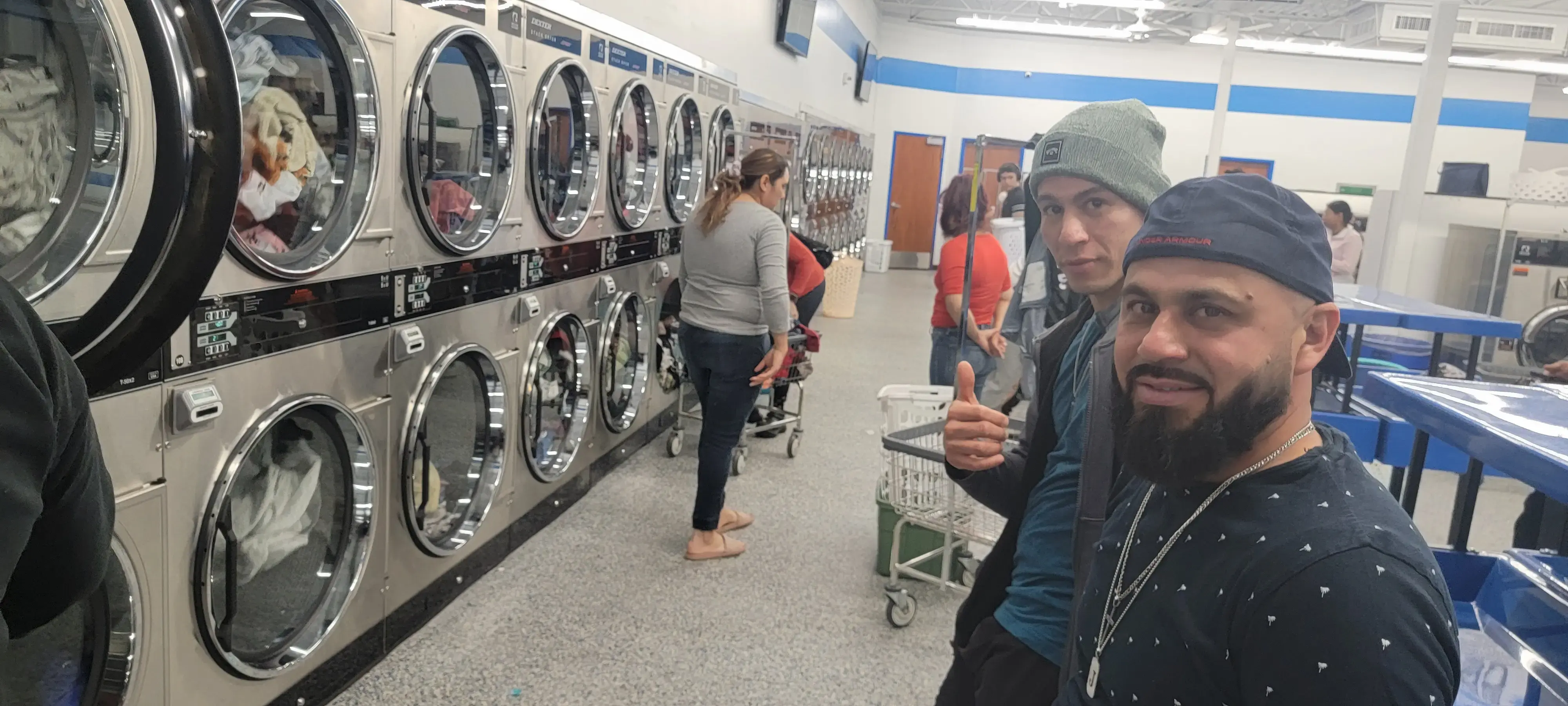 Buzz Thru Laundromat thumbnail 15