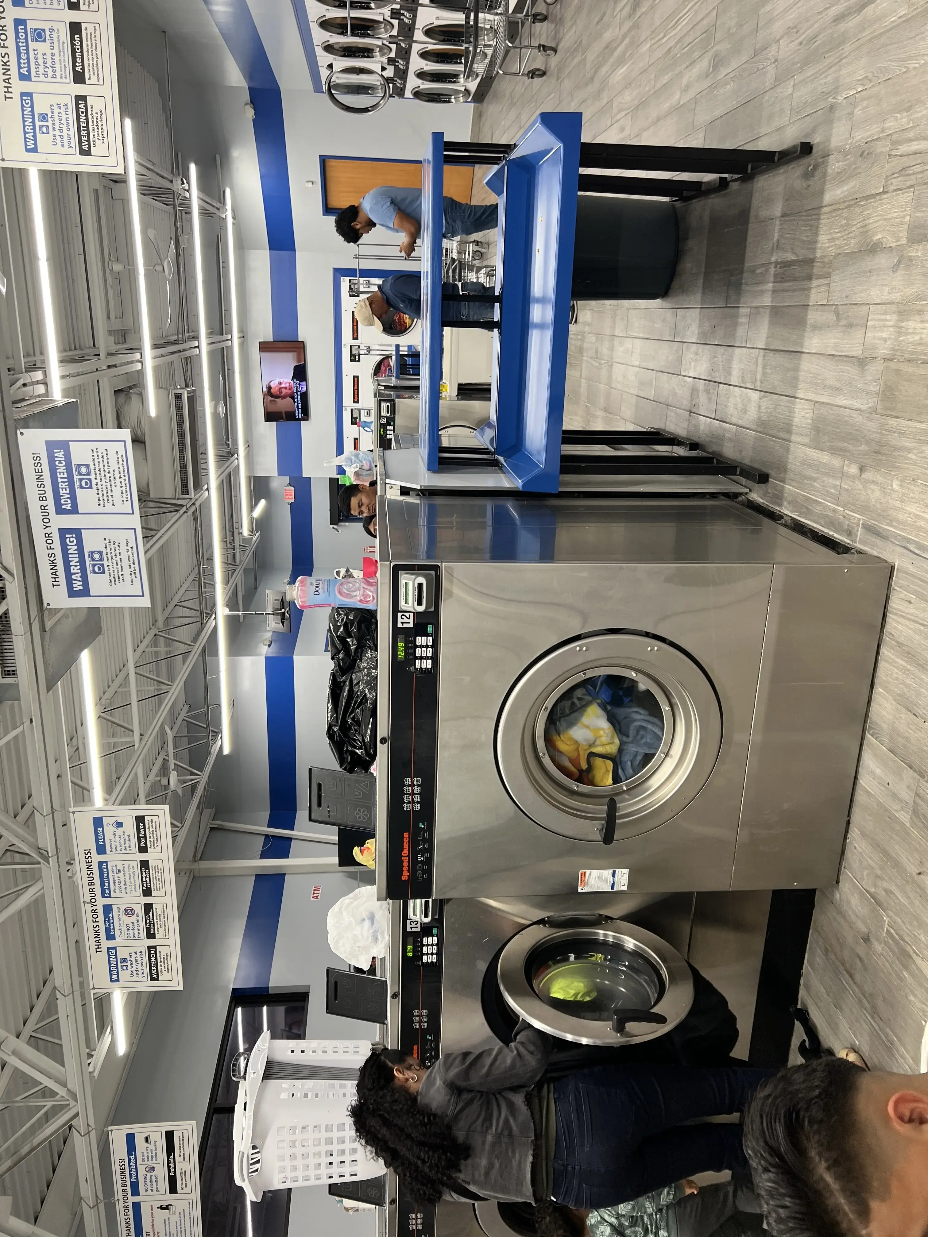 Buzz Thru Laundromat - Image 6