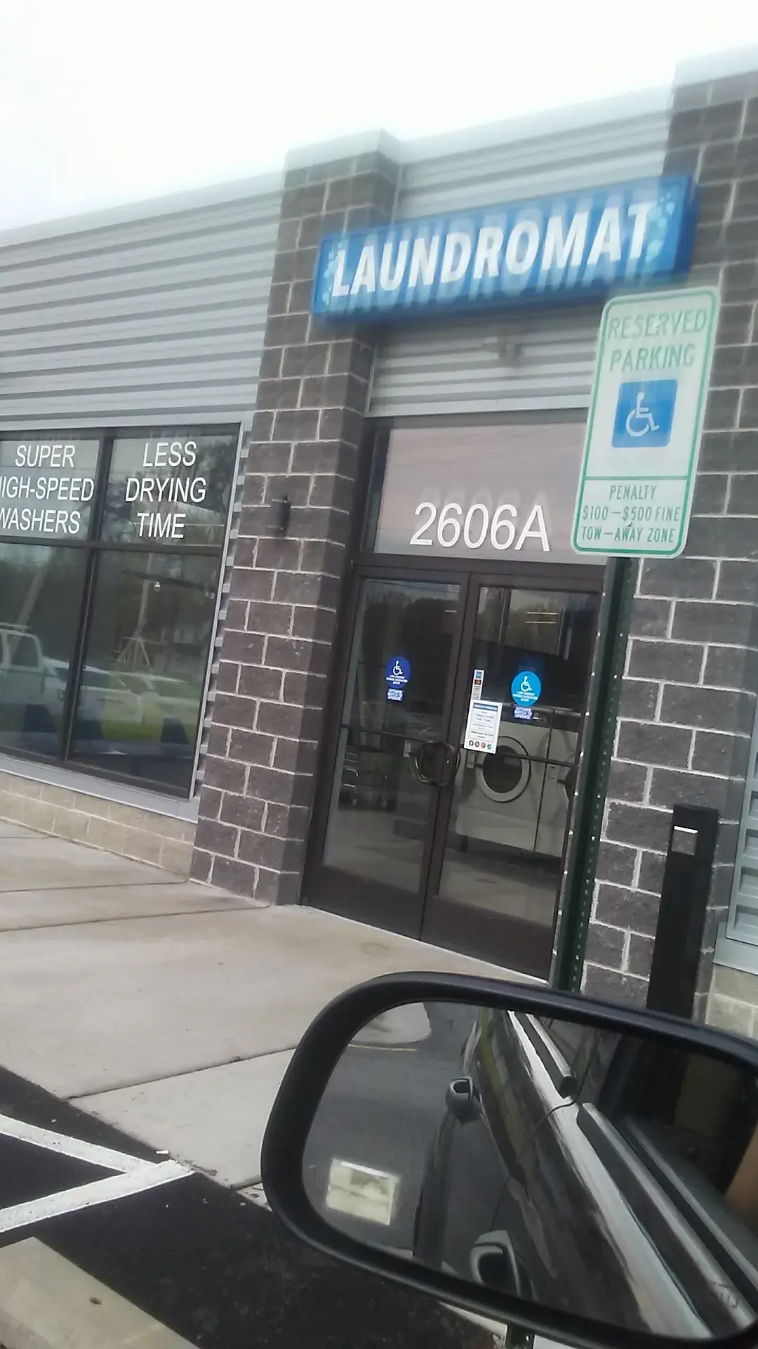 Buzz Thru Laundromat - Image 3