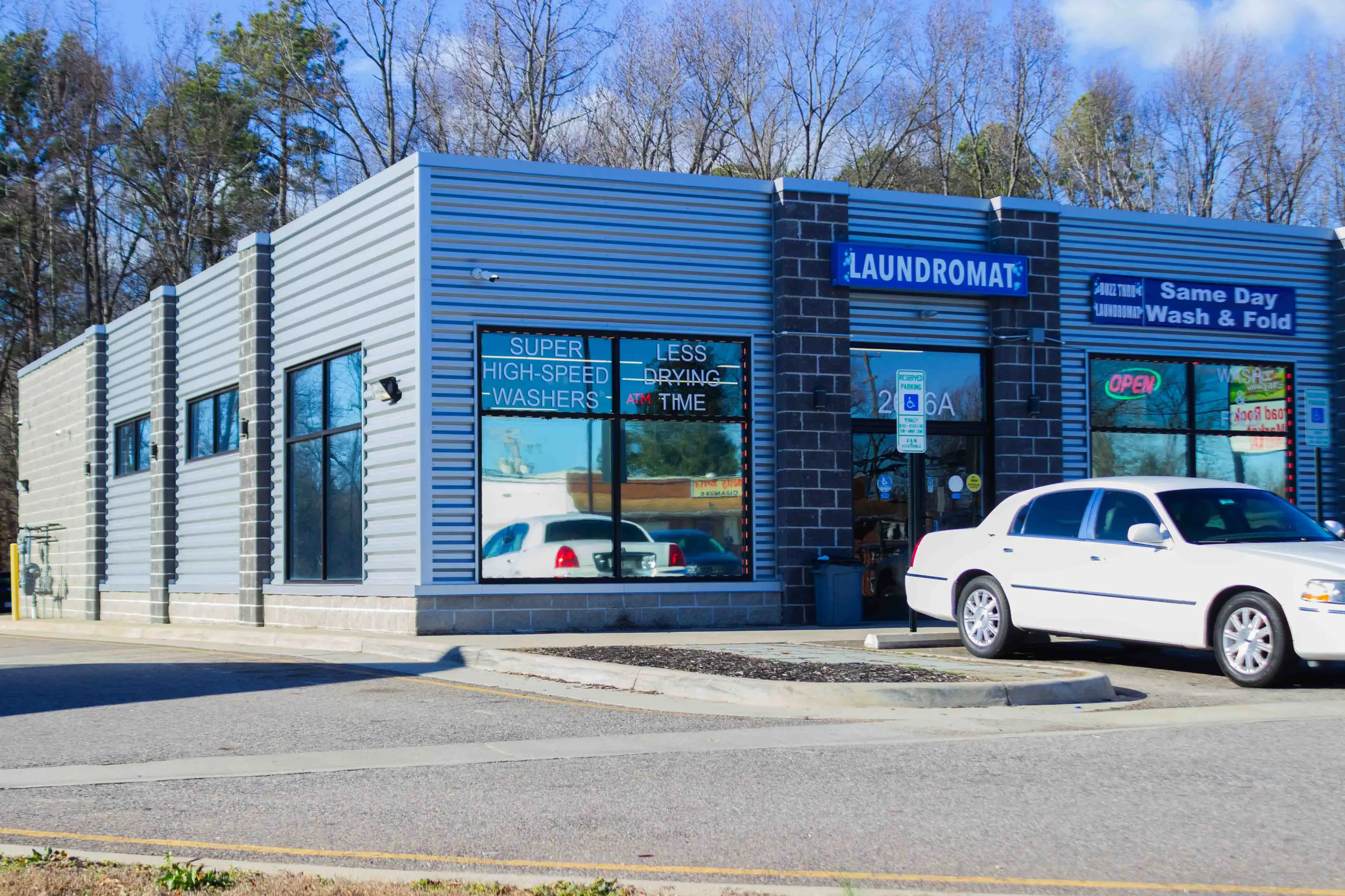 Buzz Thru Laundromat thumbnail 1