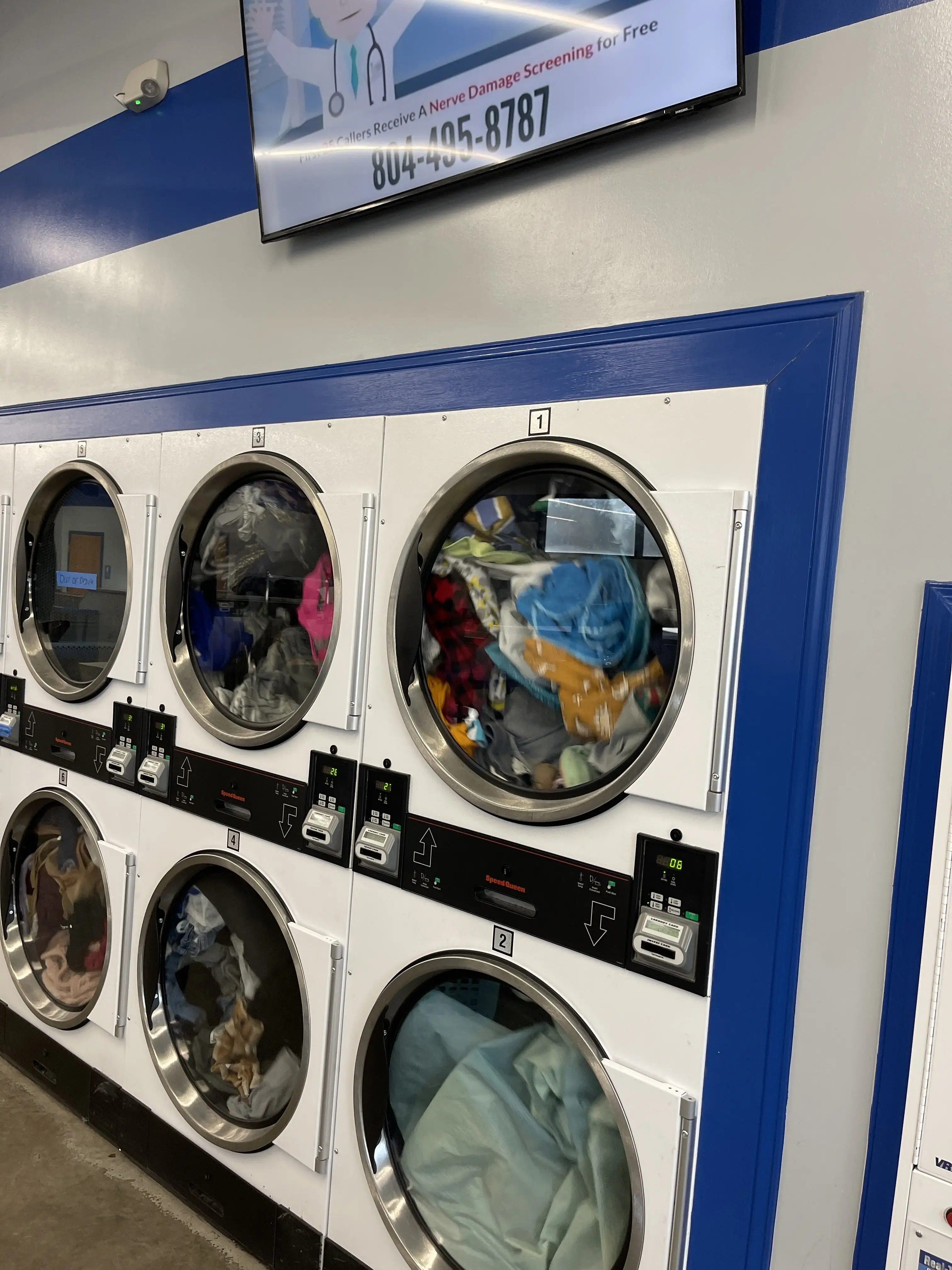 Buzz Thru Laundromat thumbnail 9