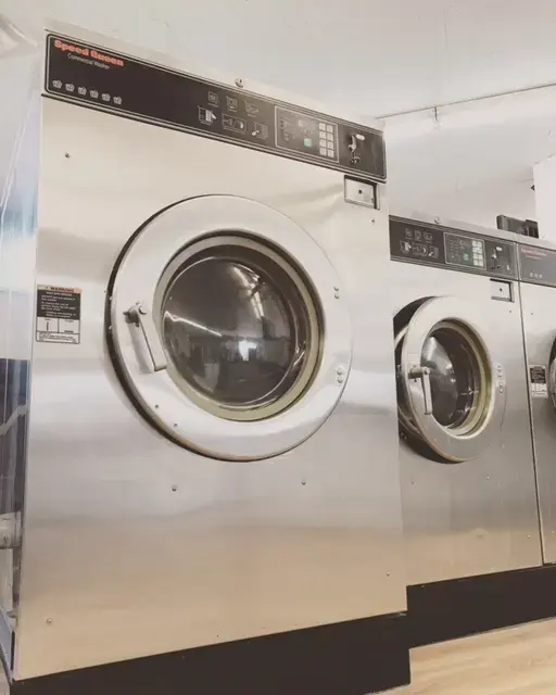 Buzzi's Laundromat & Laundry Service1 thumbnail 6