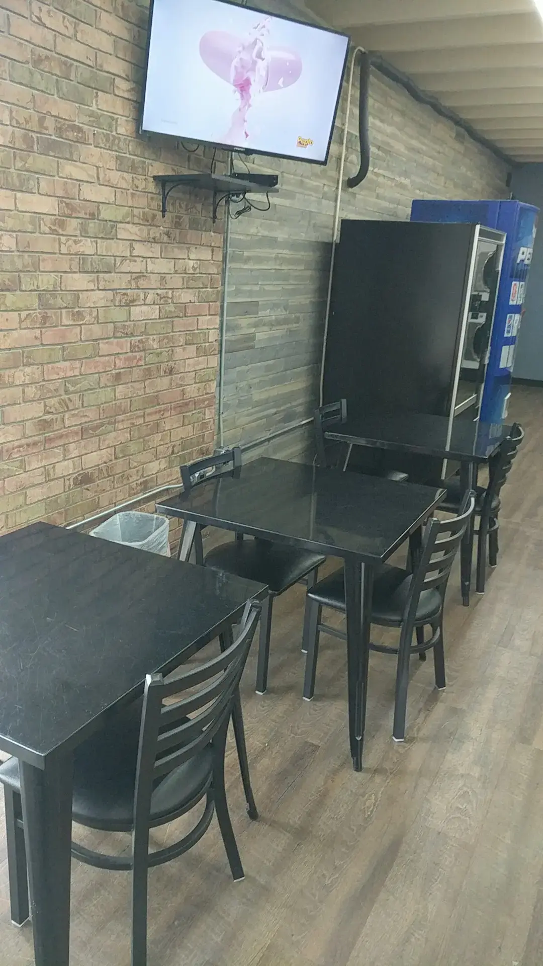 Buzzi's Laundromat & Laundry Service2 - Image 16