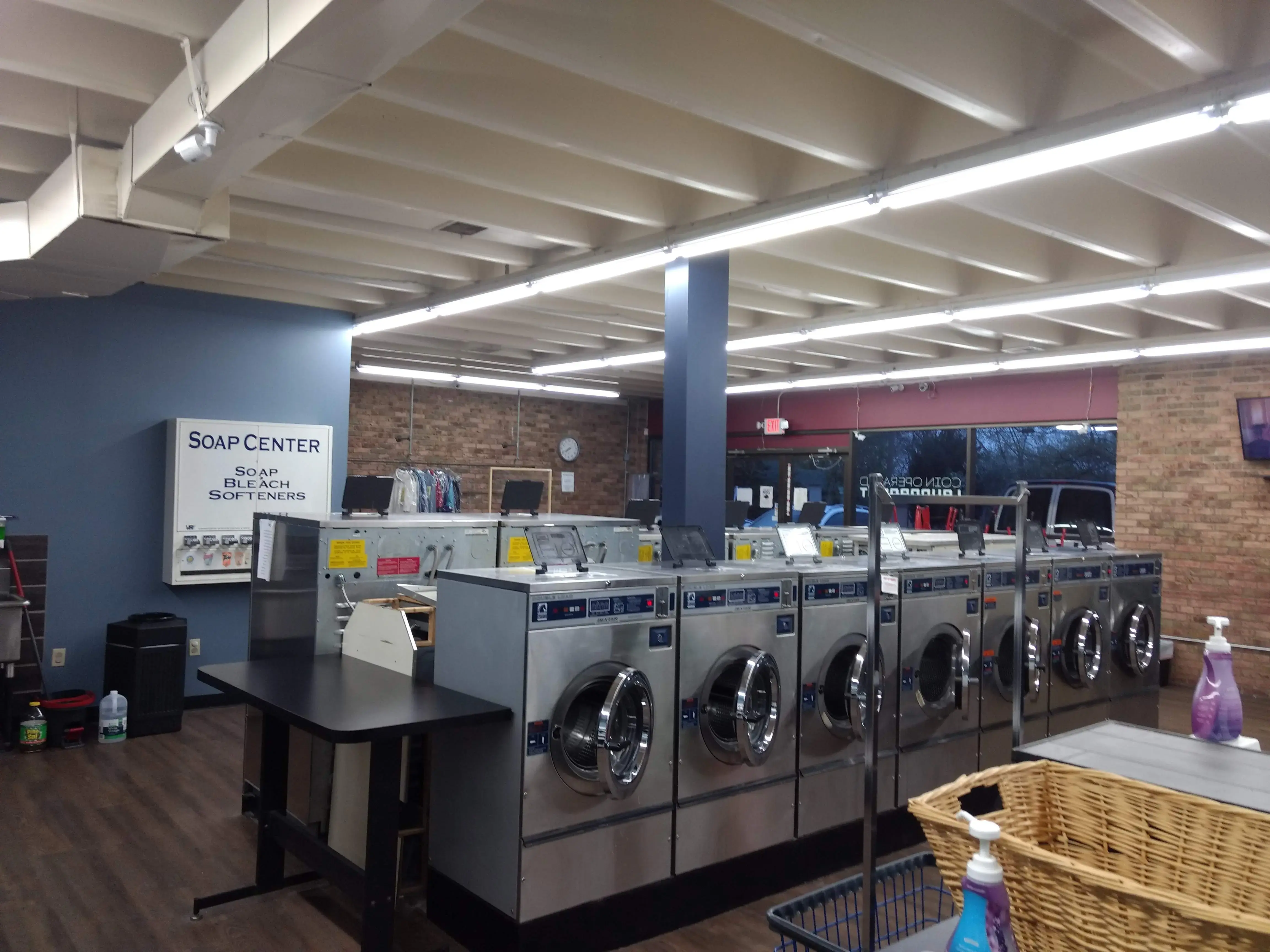 Buzzi's Laundromat & Laundry Service2 thumbnail 18