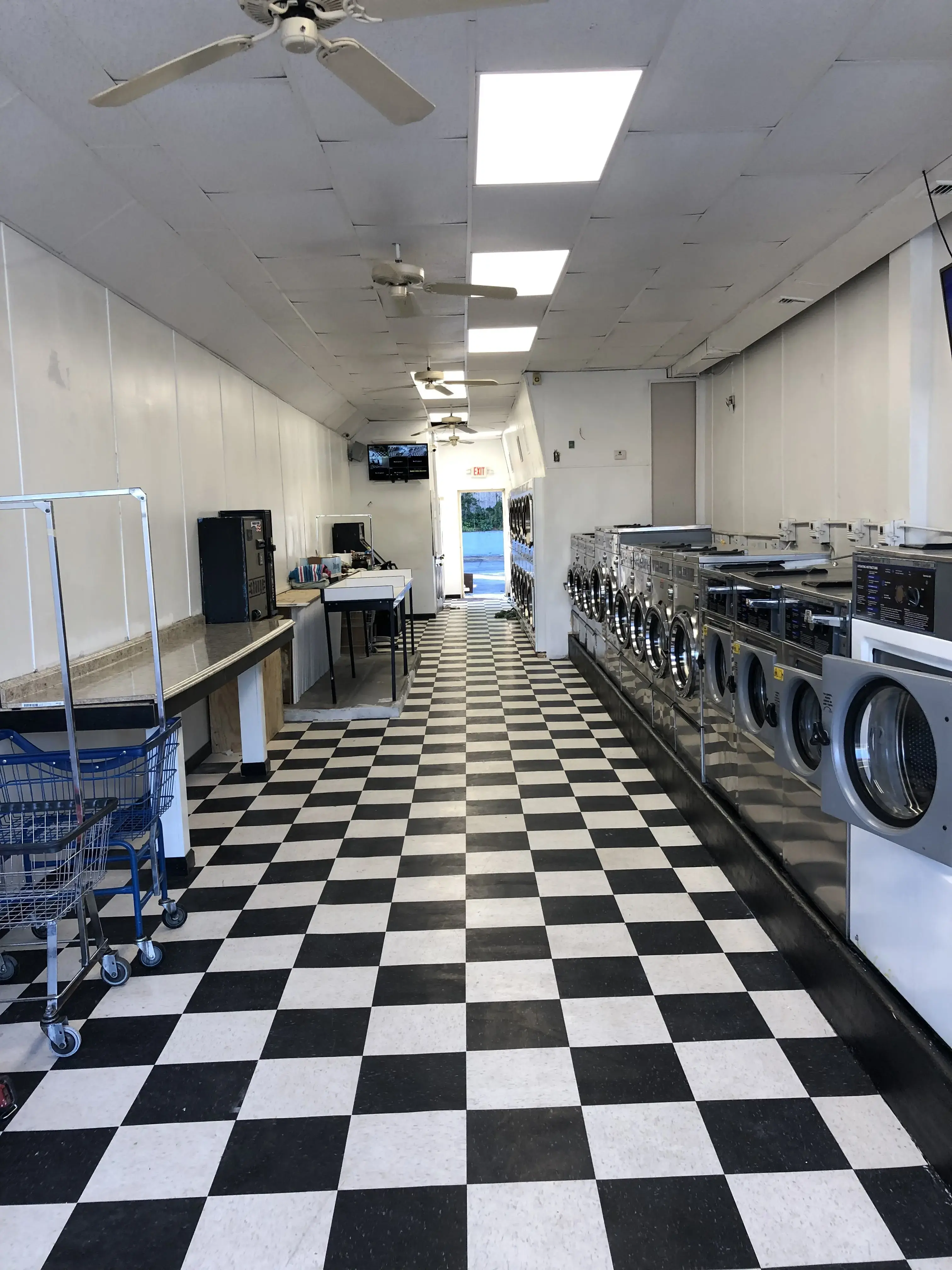 BXQ Laundromat thumbnail 2