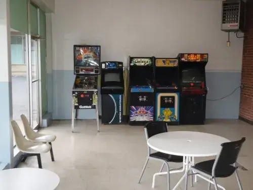 BZ Laundromat thumbnail 4
