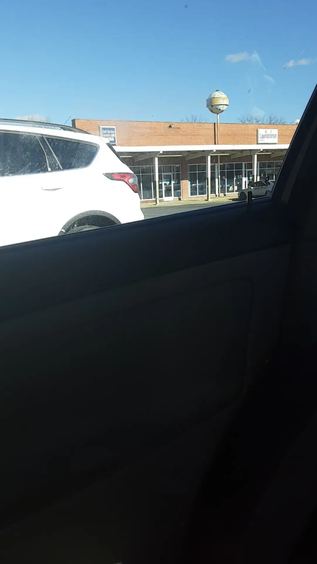 BZ Laundromat thumbnail 18