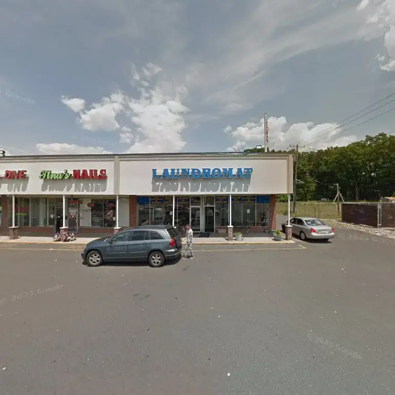 C & R Laundromats & Laundry Service thumbnail 8