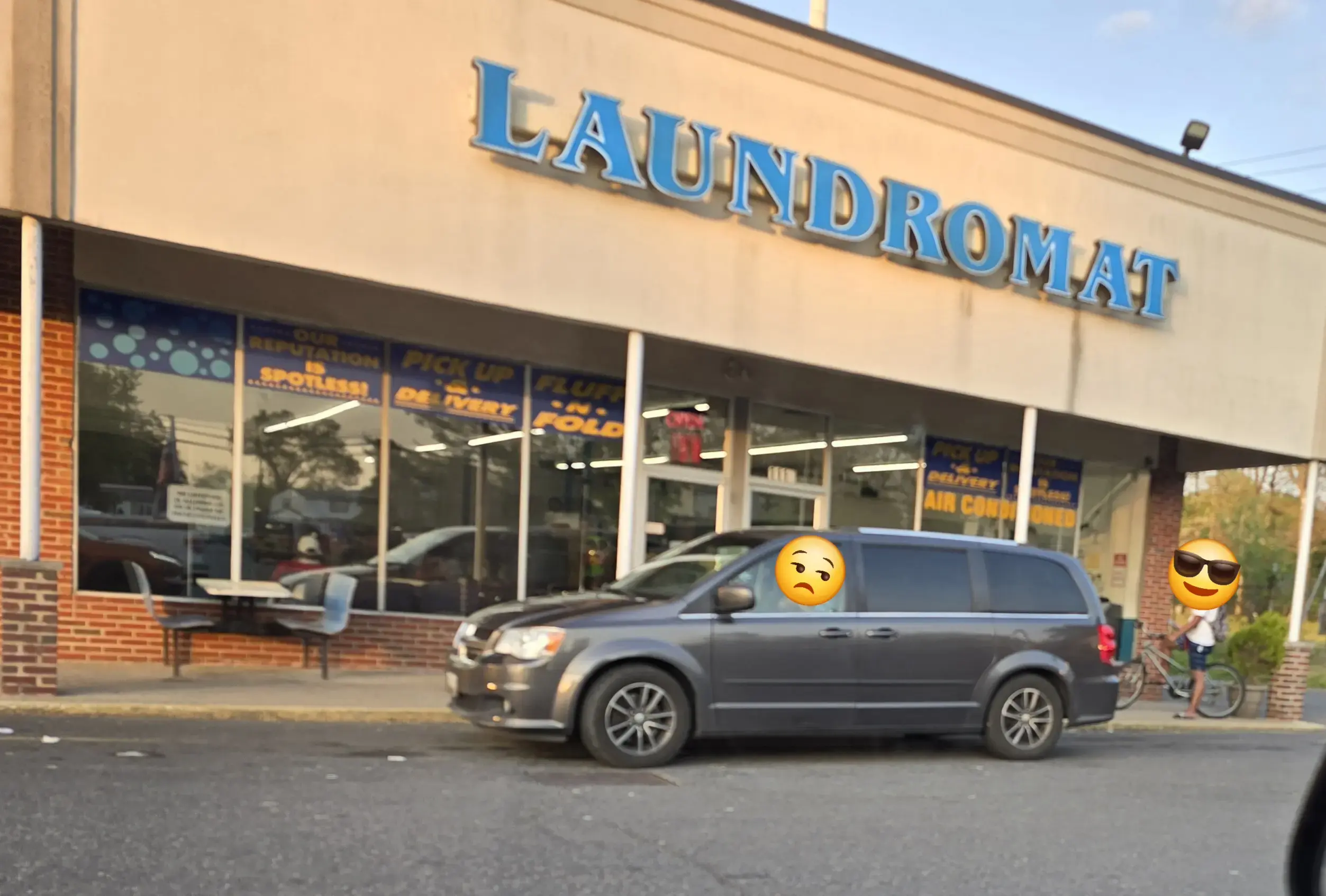 C & R Laundromats & Laundry Service - Image 2