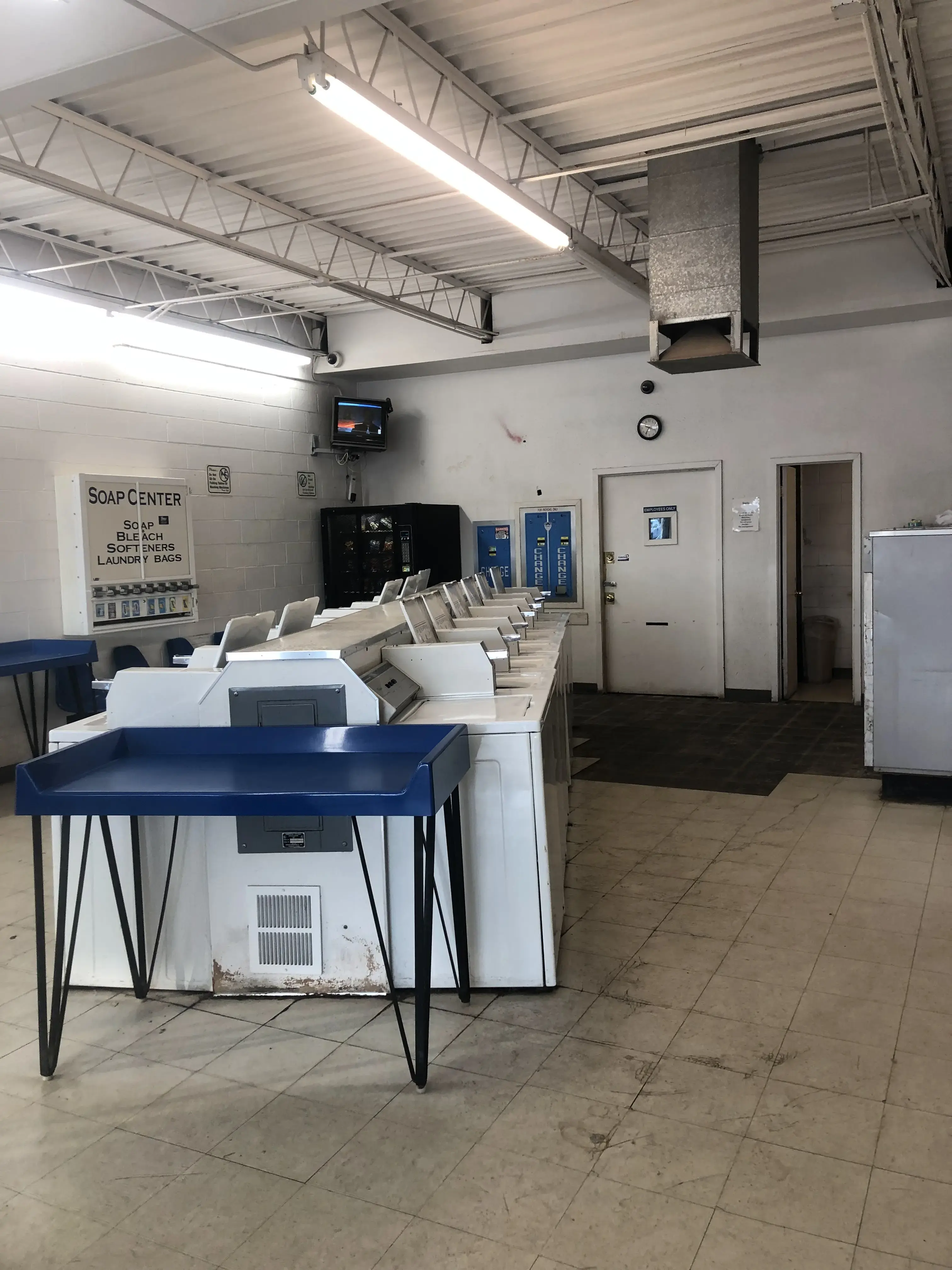 Cactus Laundromat - Image 8
