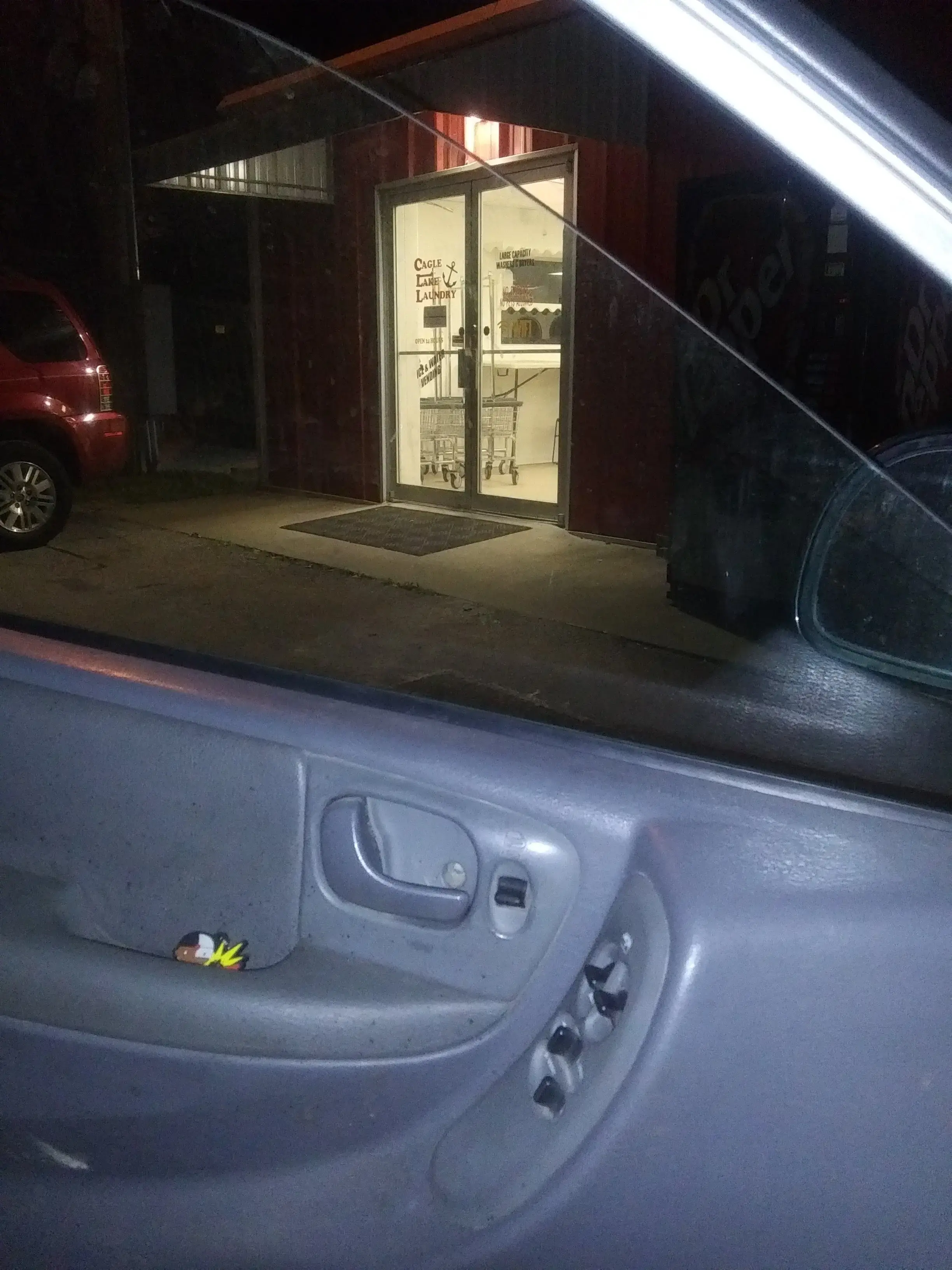 Cagle's Lake Laundry - Image 7