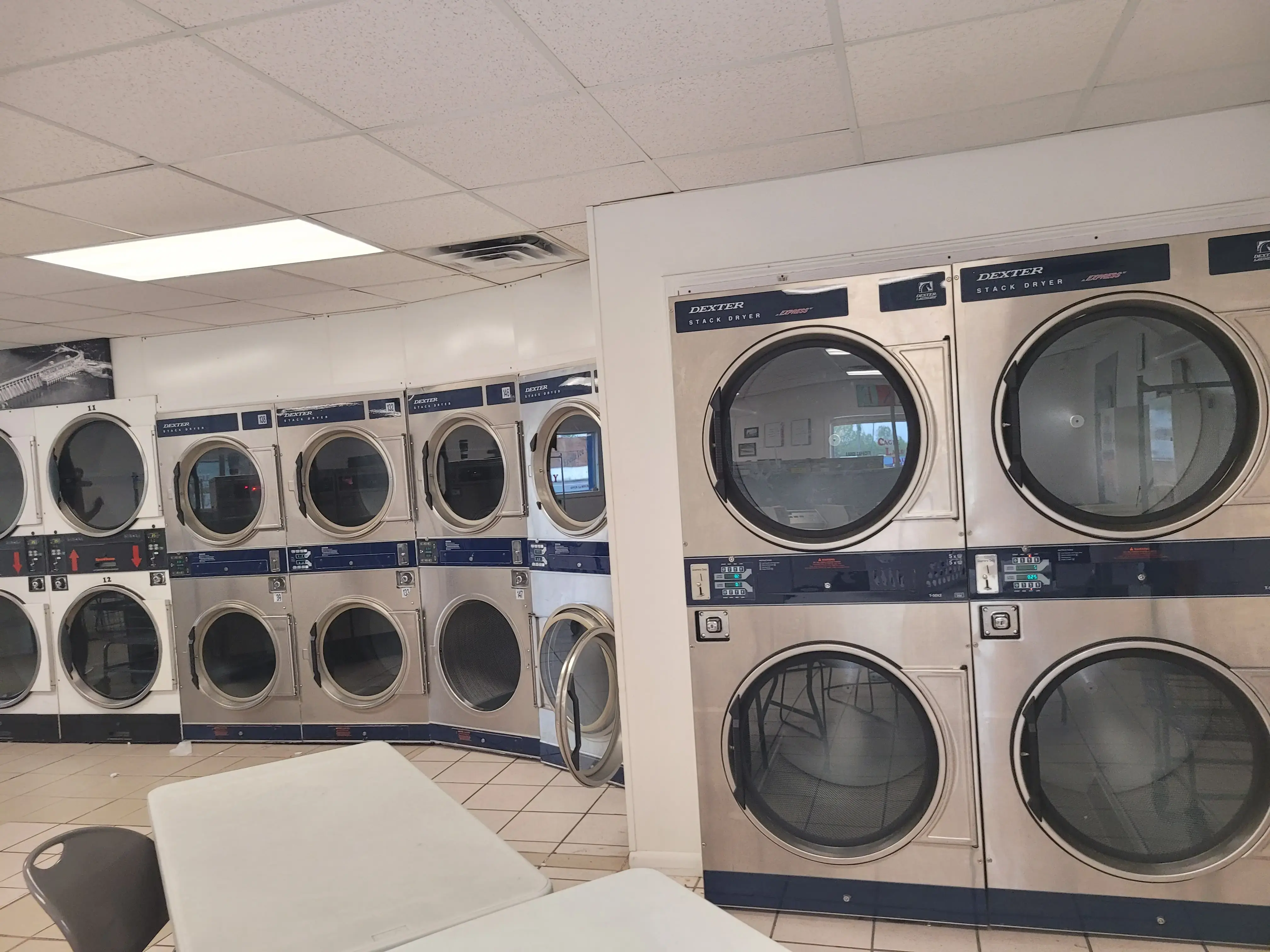 Cagle's Lake Laundry thumbnail 1