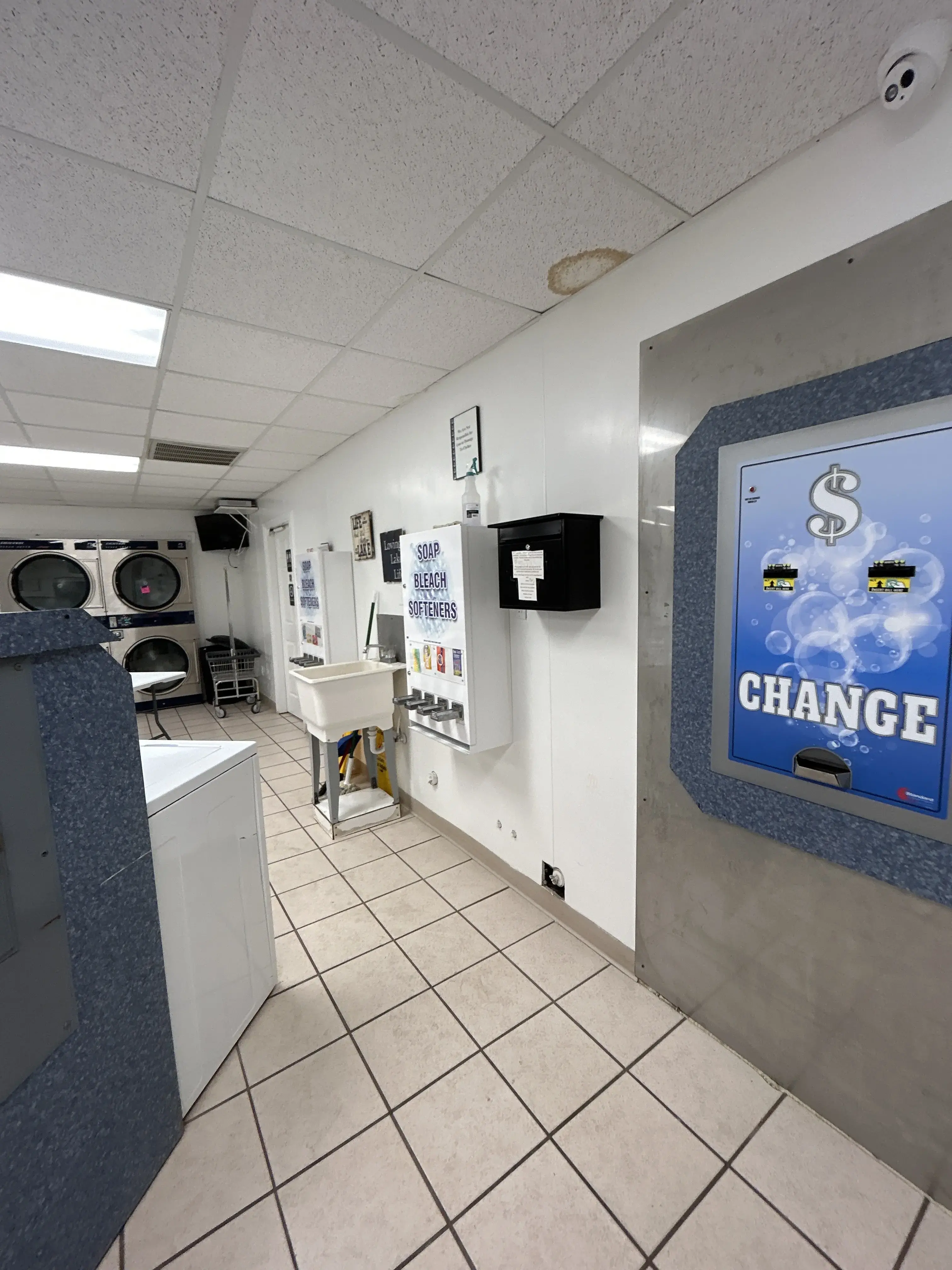 Cagle's Lake Laundry thumbnail 3