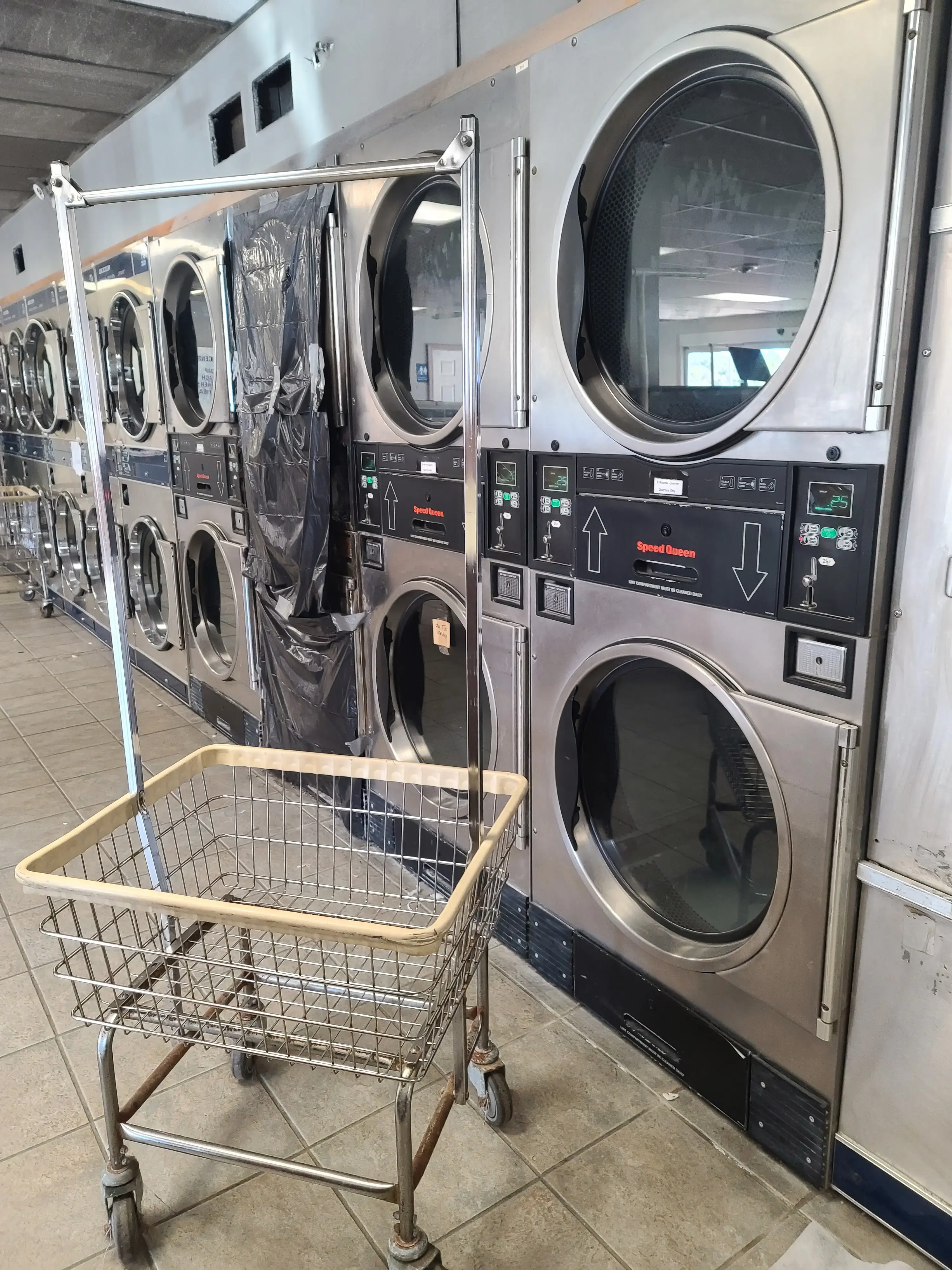 Caitlin's Wash & Dry - Image 14