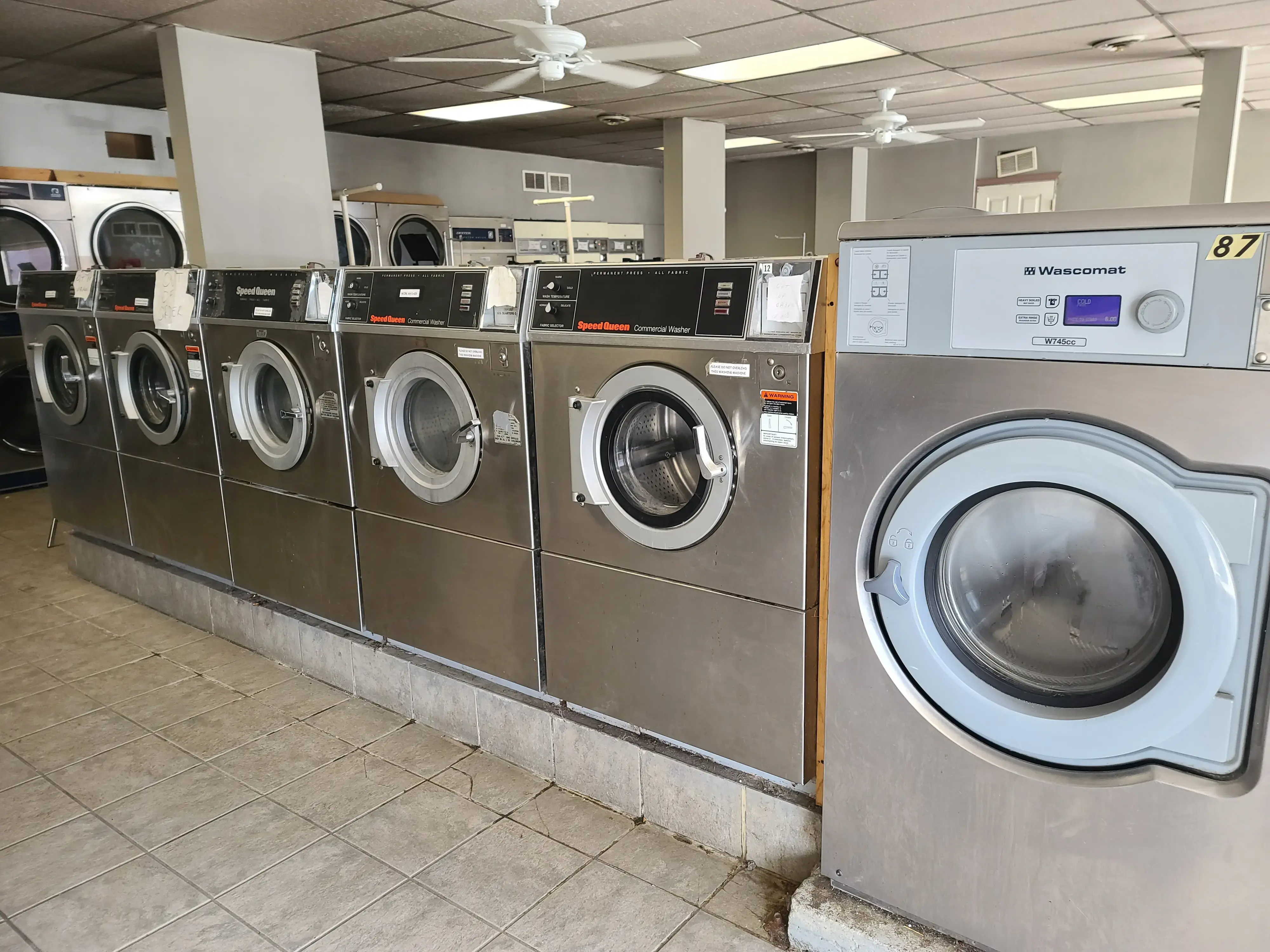 Caitlin's Wash & Dry location