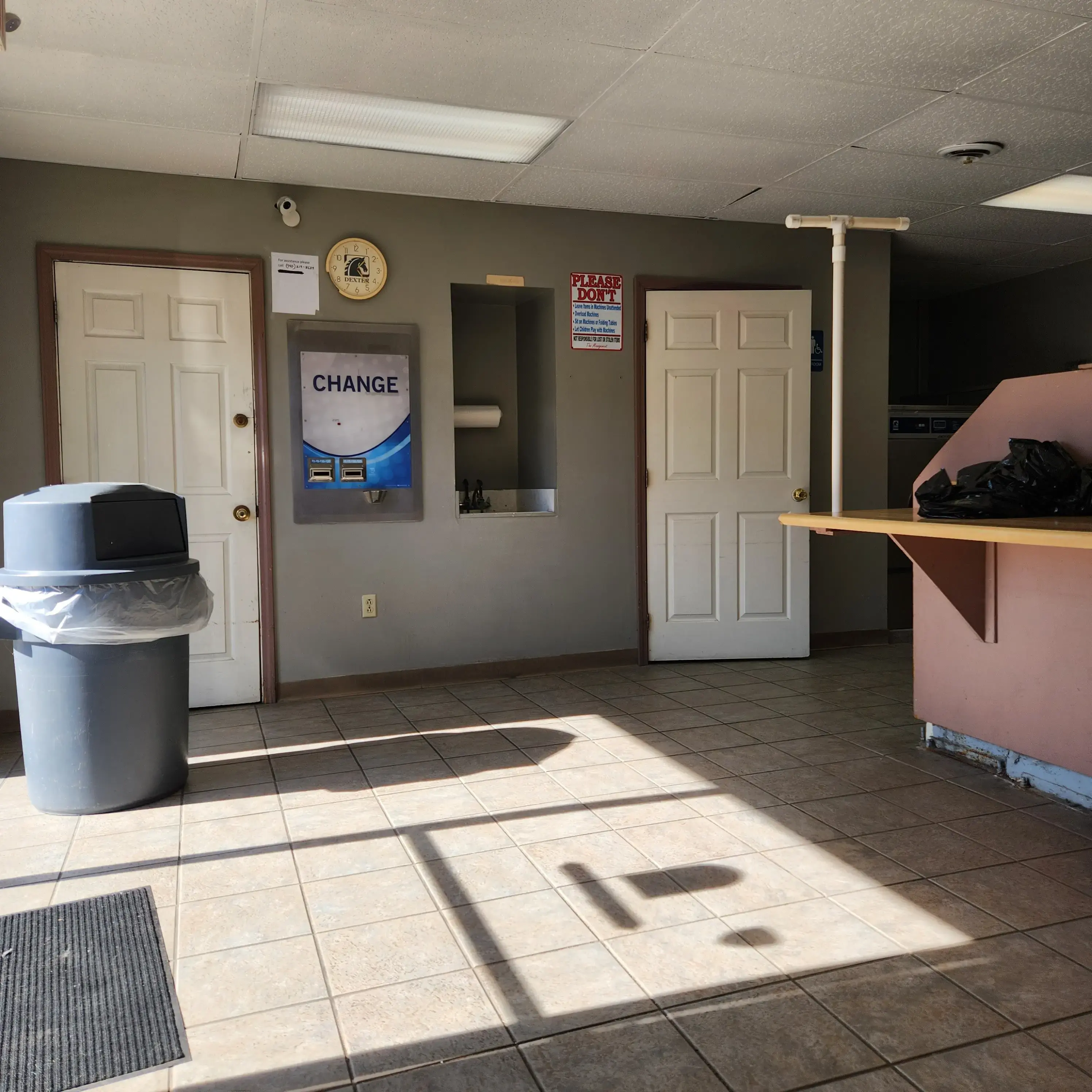 Caitlin's Wash & Dry - Image 6