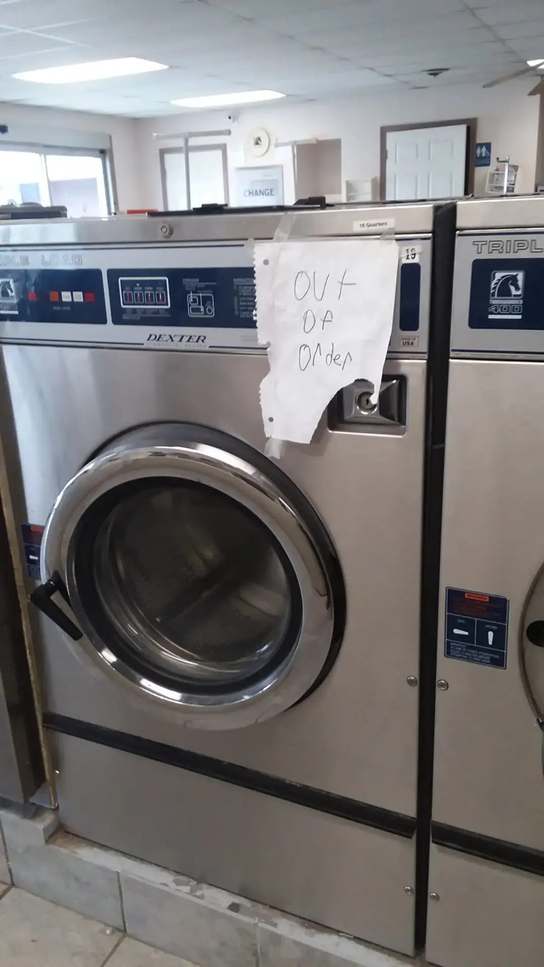 Caitlin's Wash & Dry - Image 12