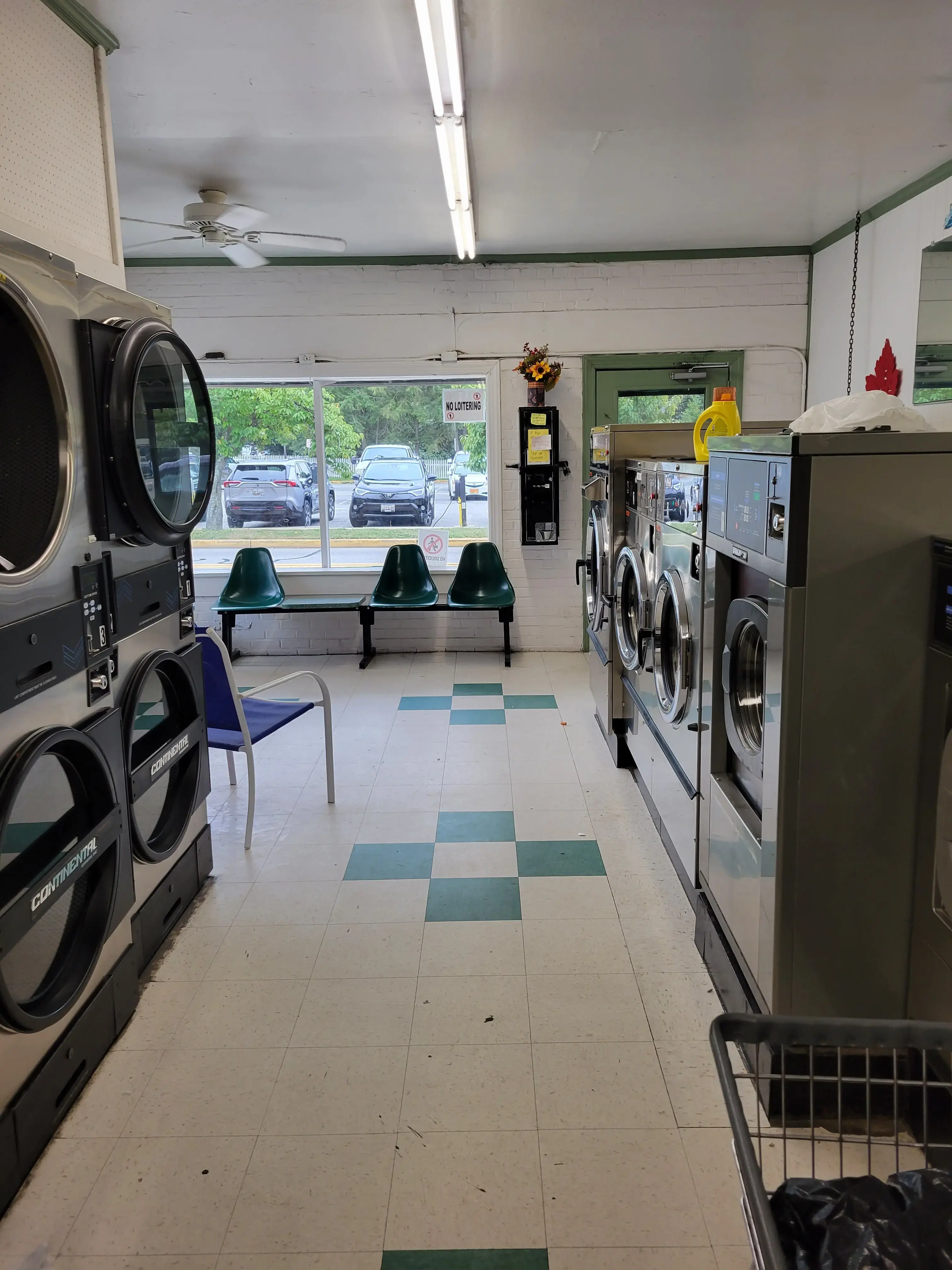 Callahan's Laundromat thumbnail 14