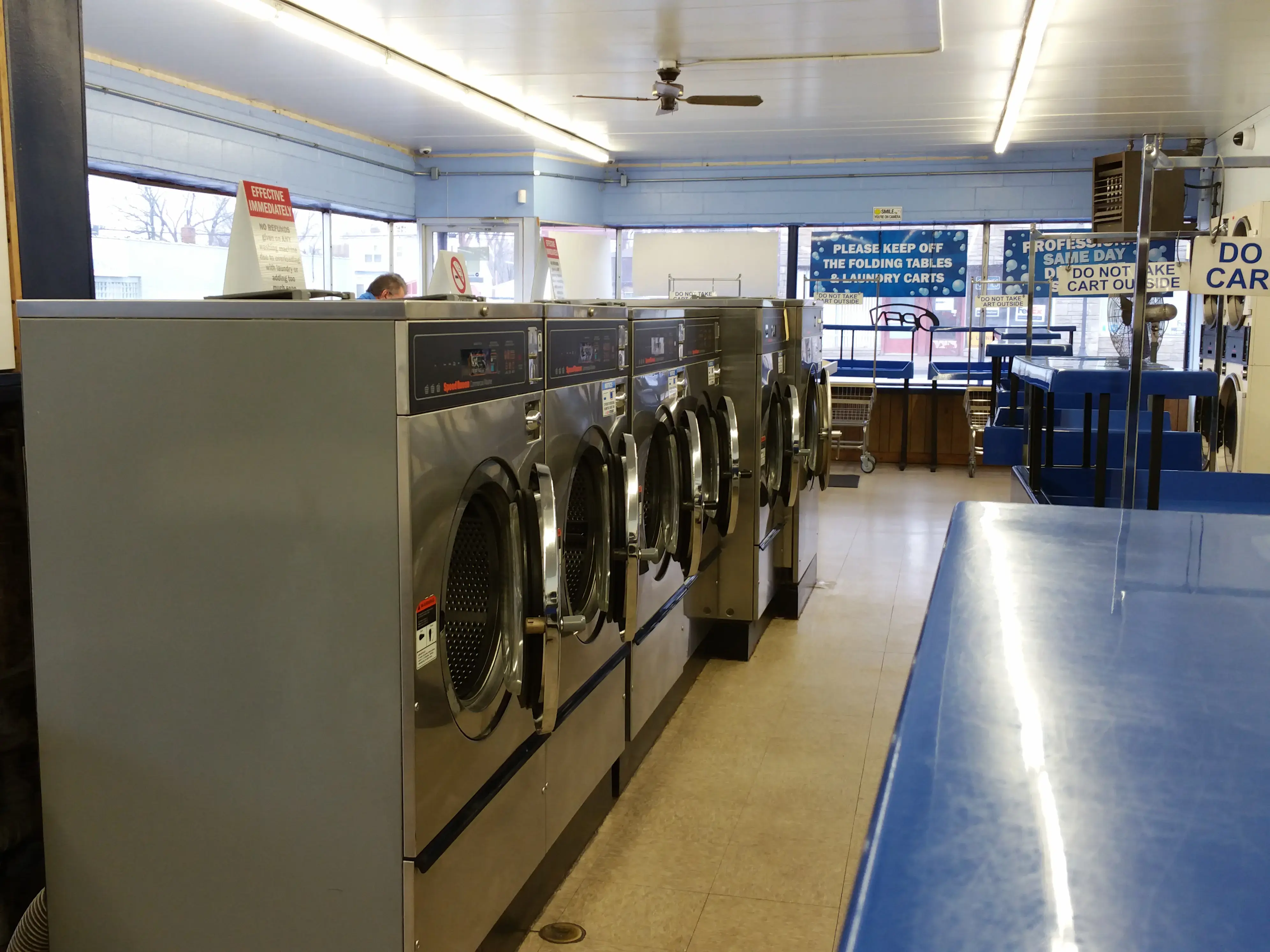 Calumet Laundromat - Image 8