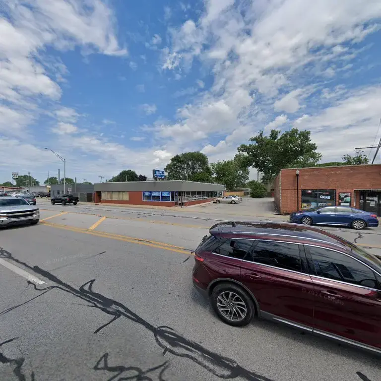 Calumet Laundromat - Image 11