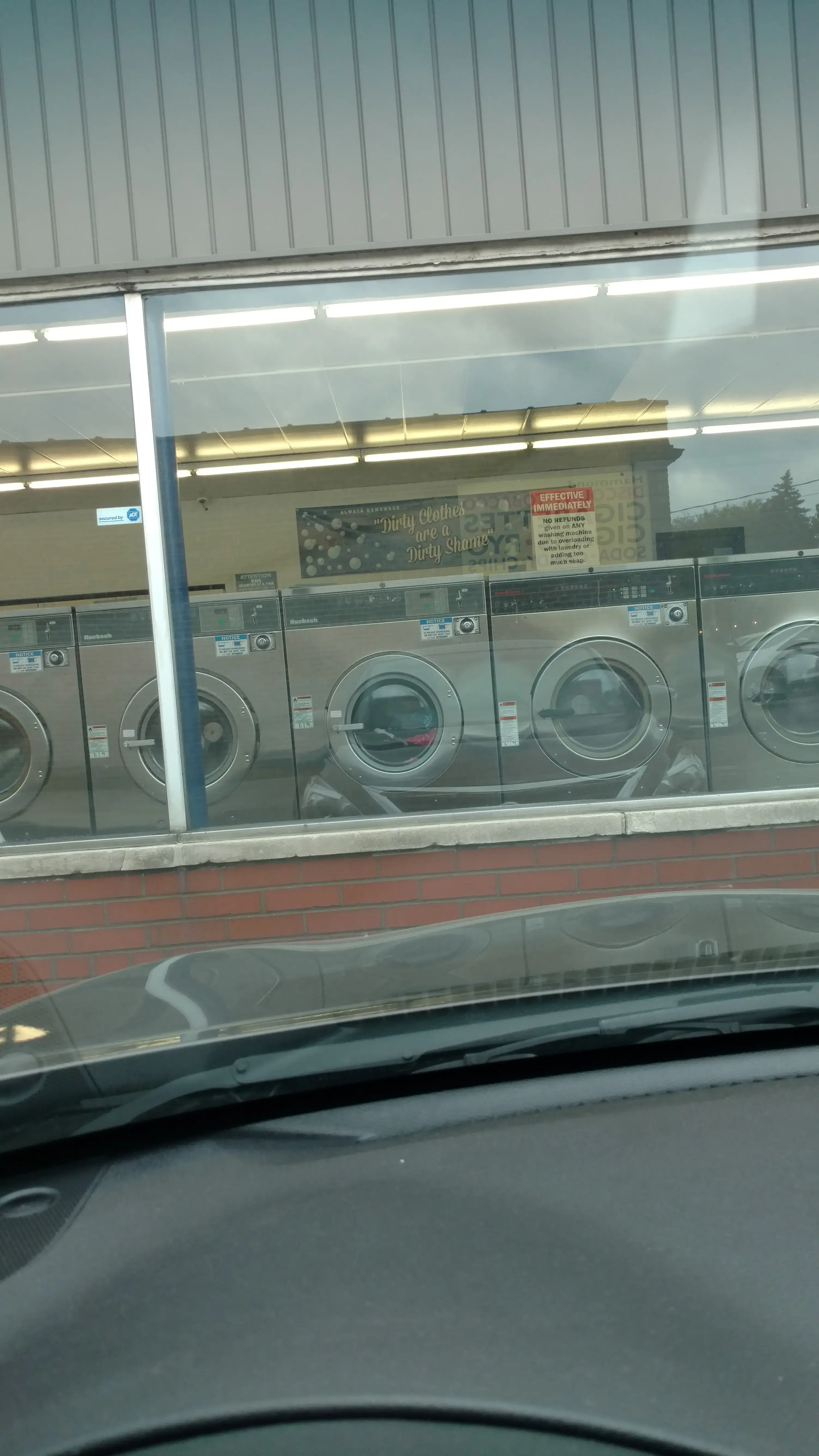 Calumet Laundromat thumbnail 9