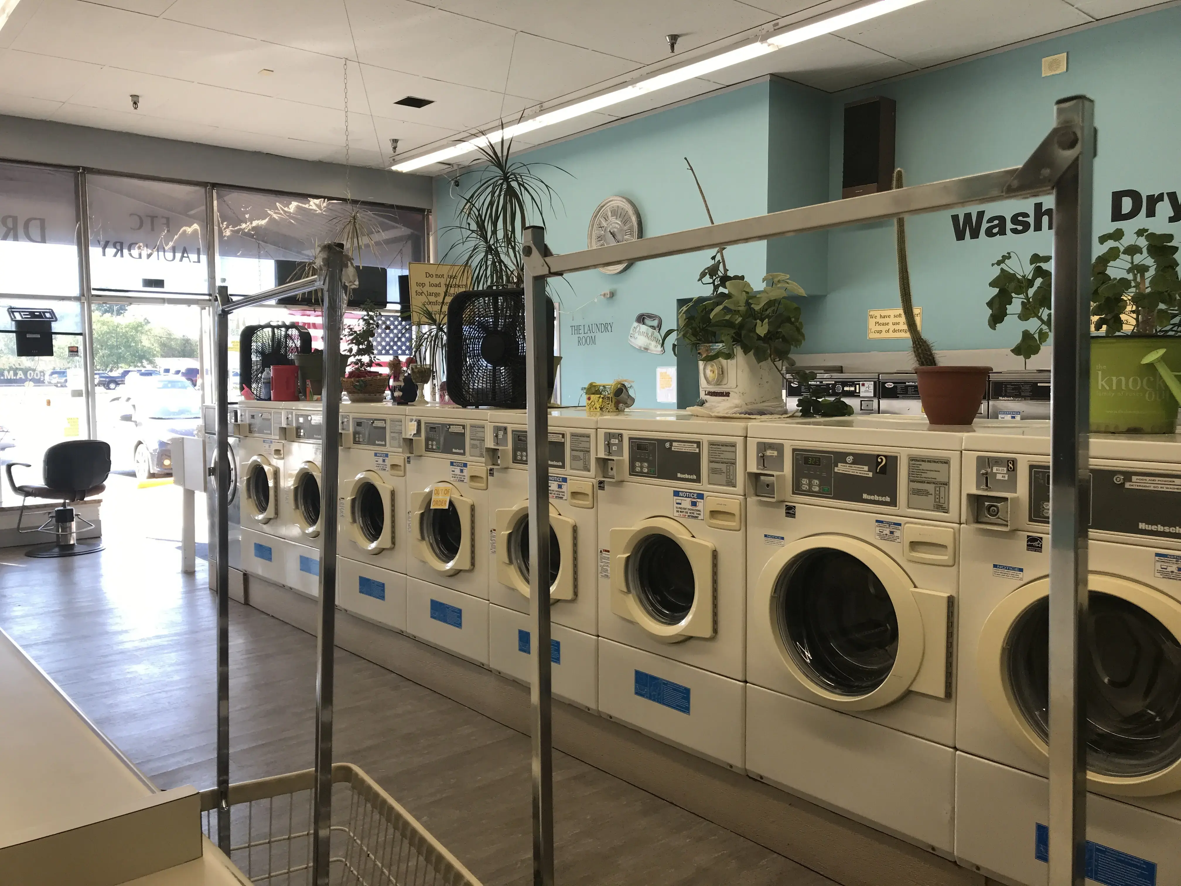 Cambell Street Laundromat thumbnail 14