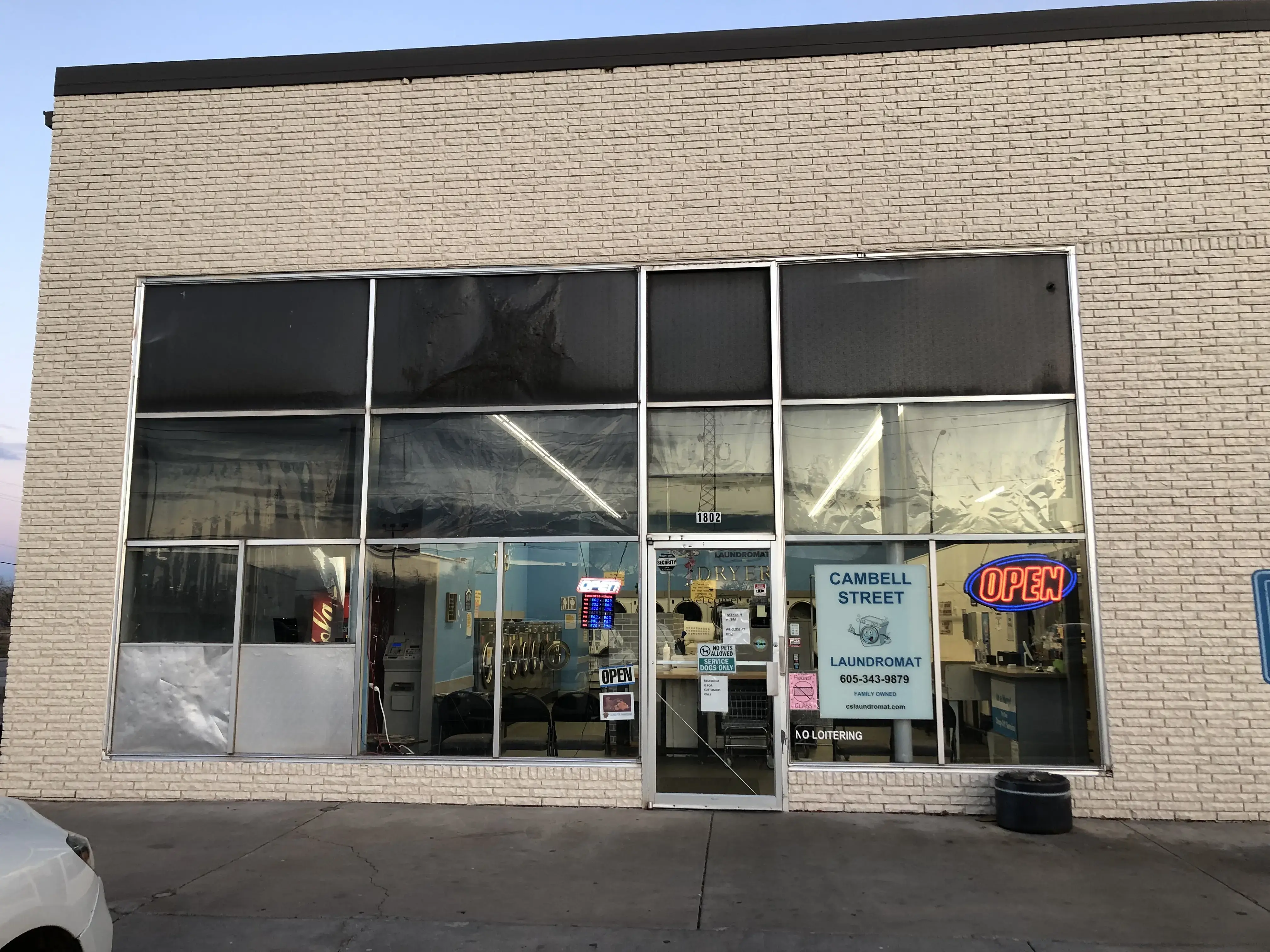 Cambell Street Laundromat thumbnail 15