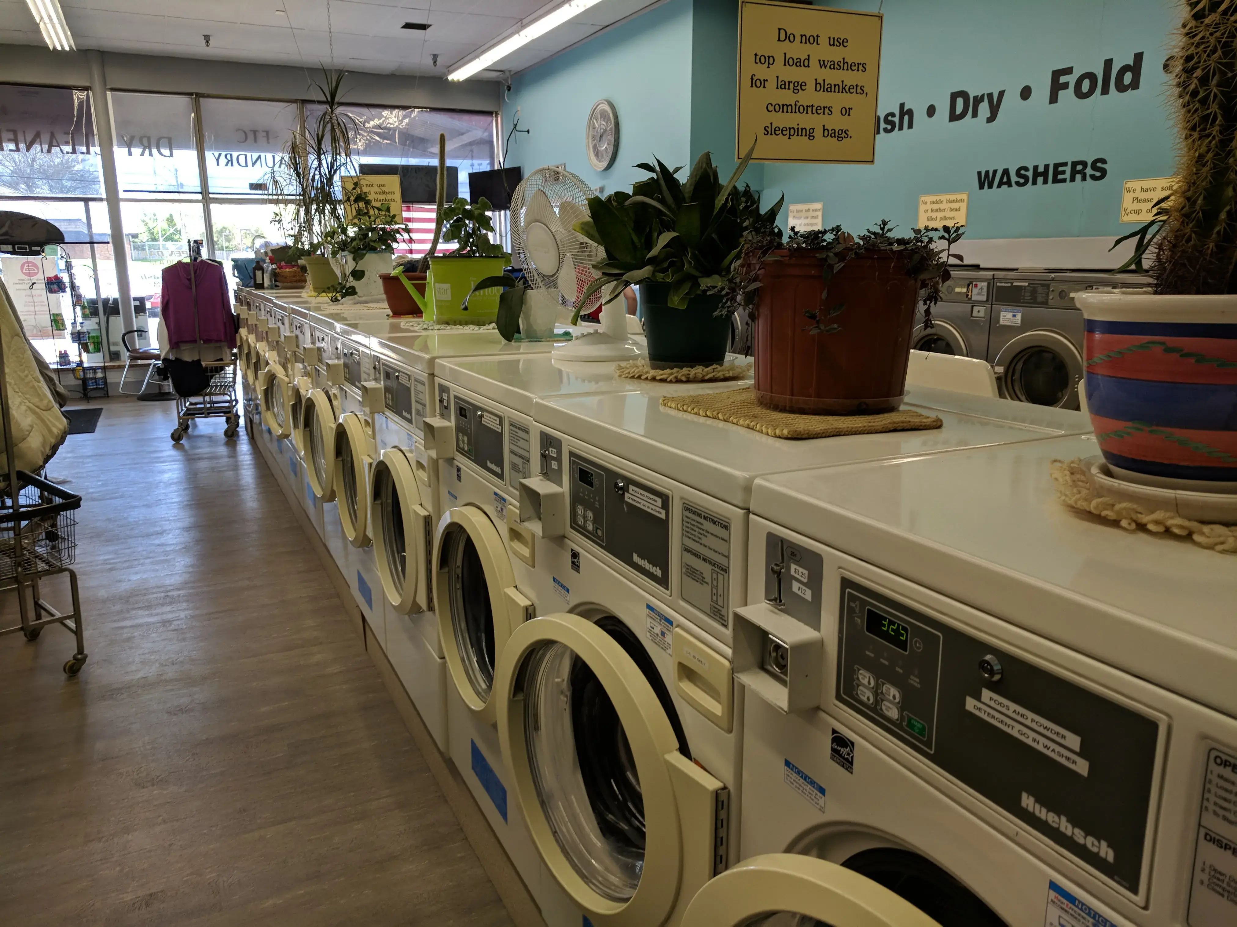 Cambell Street Laundromat thumbnail 12