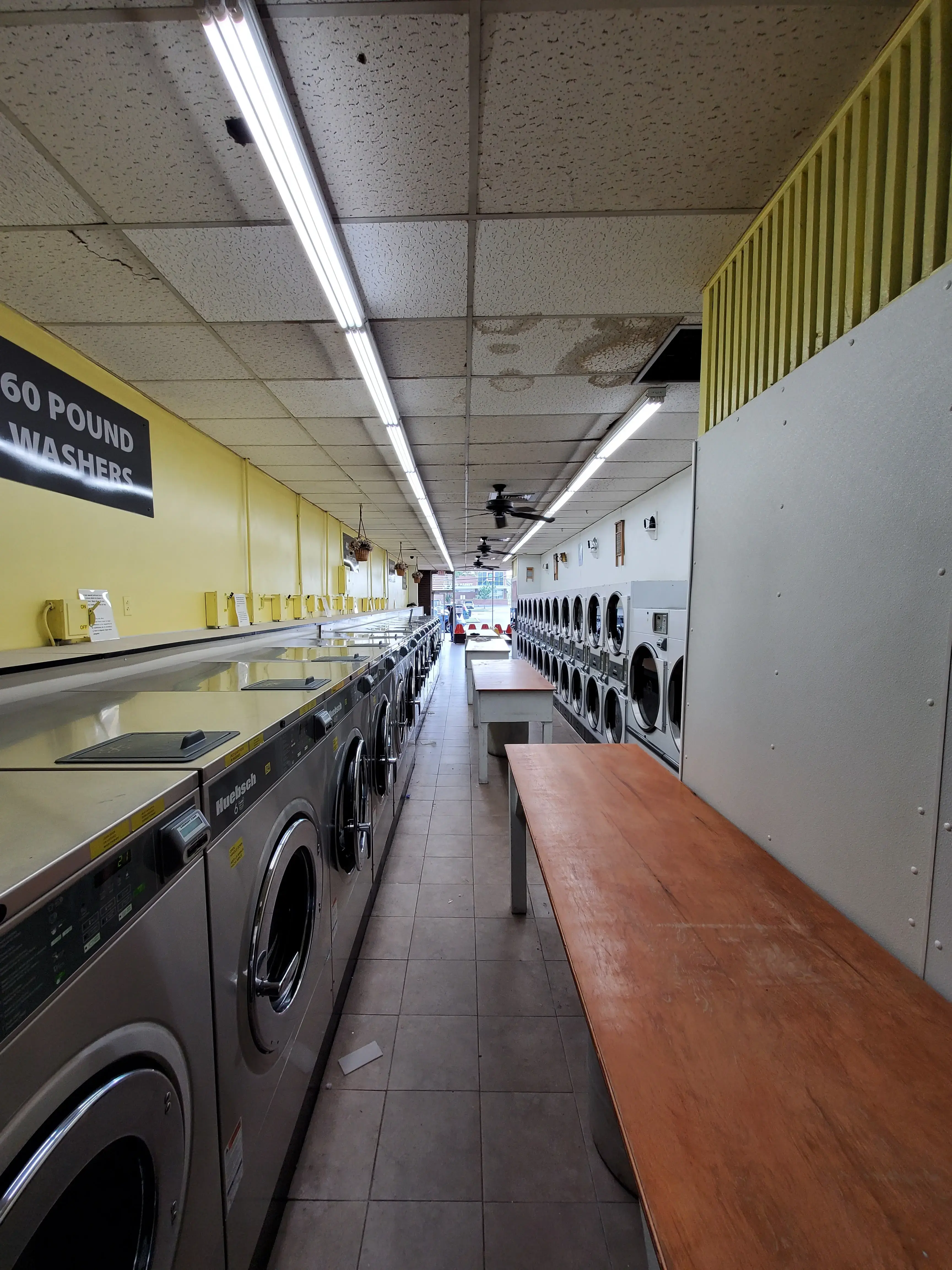 Camp Springs Laundromat - Image 11