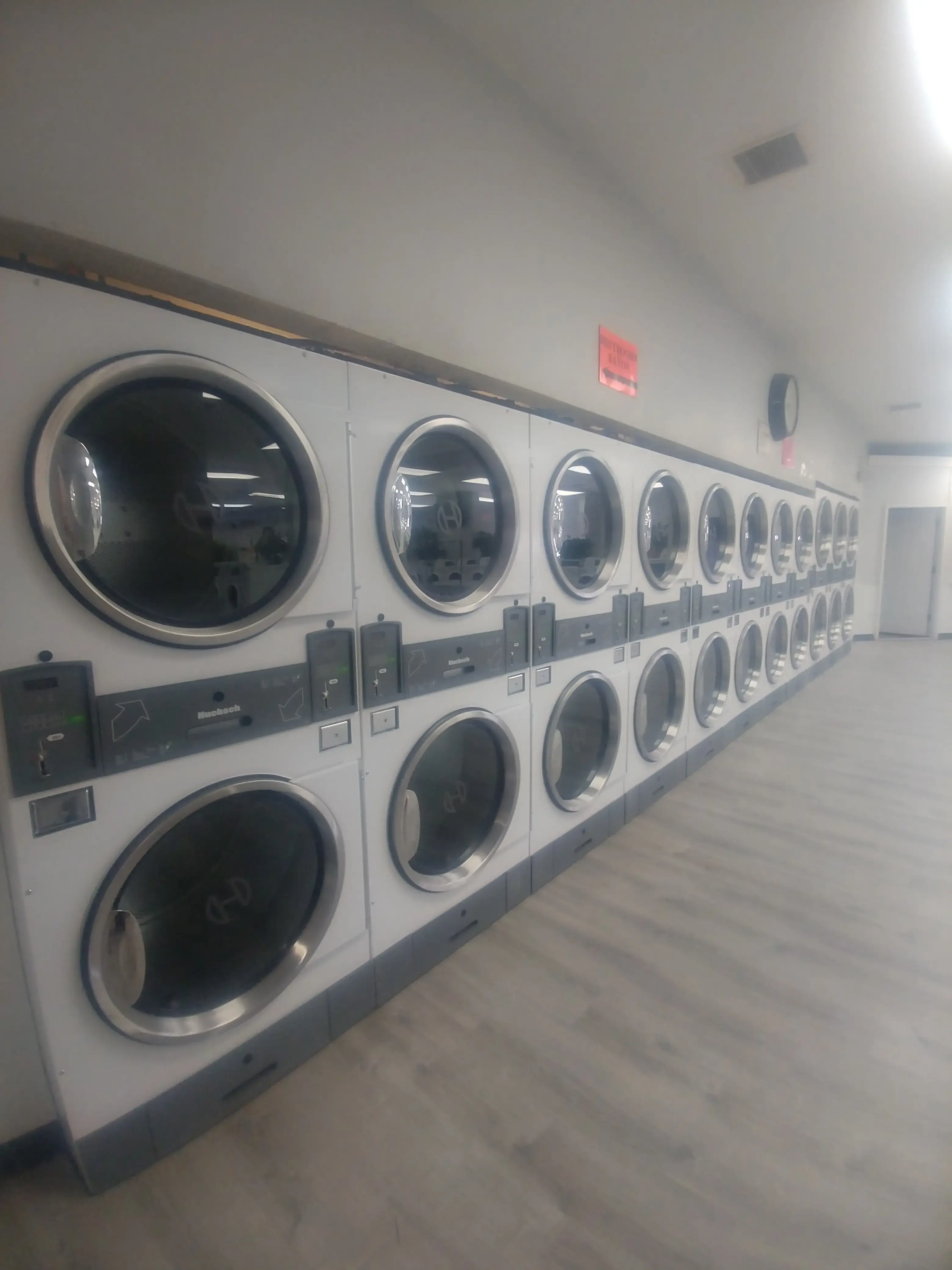 Campus Laundry - Image 6