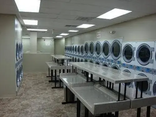 Canal Laundry - Image 2