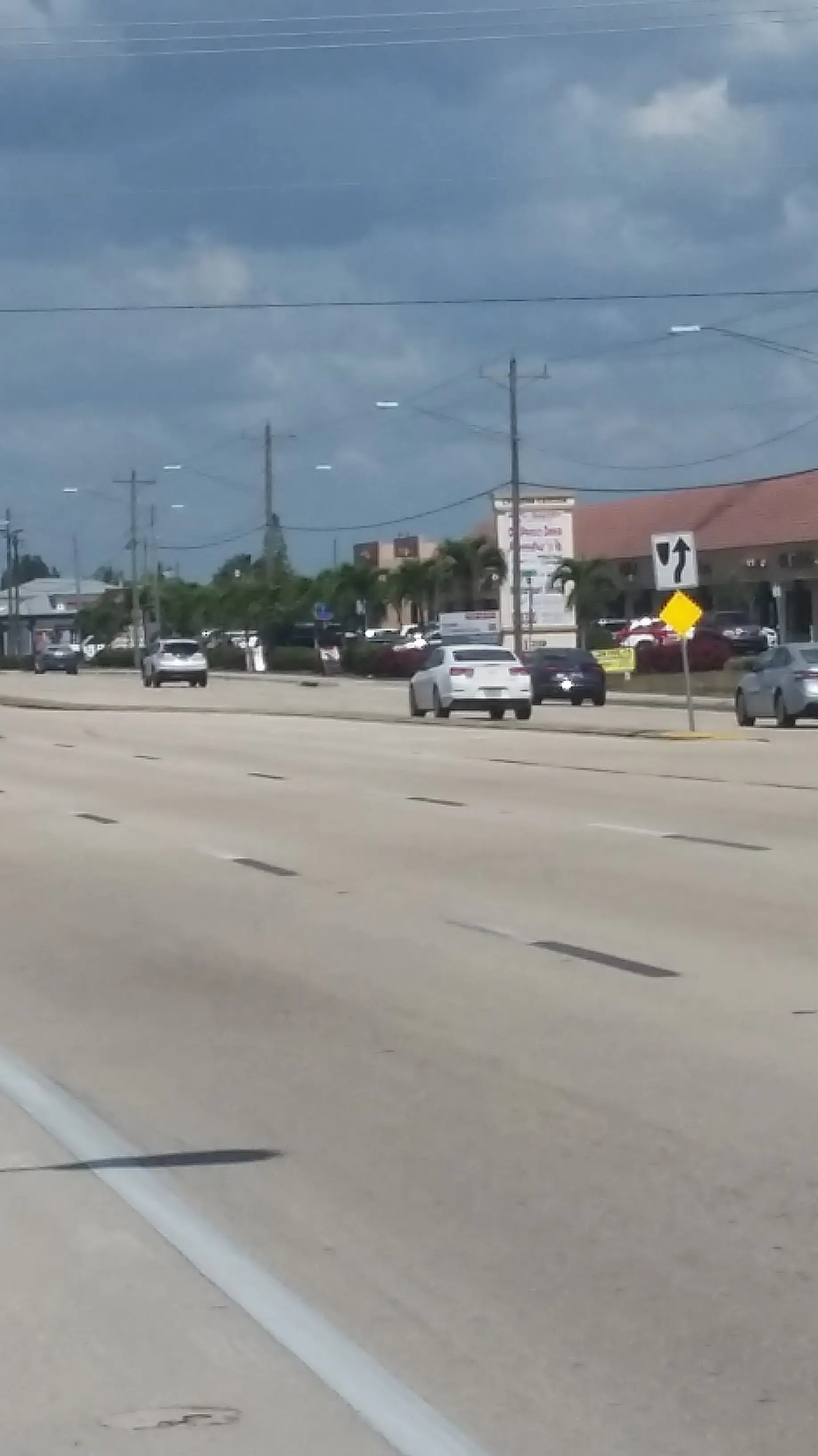 Cape Coral Laundromart thumbnail 5