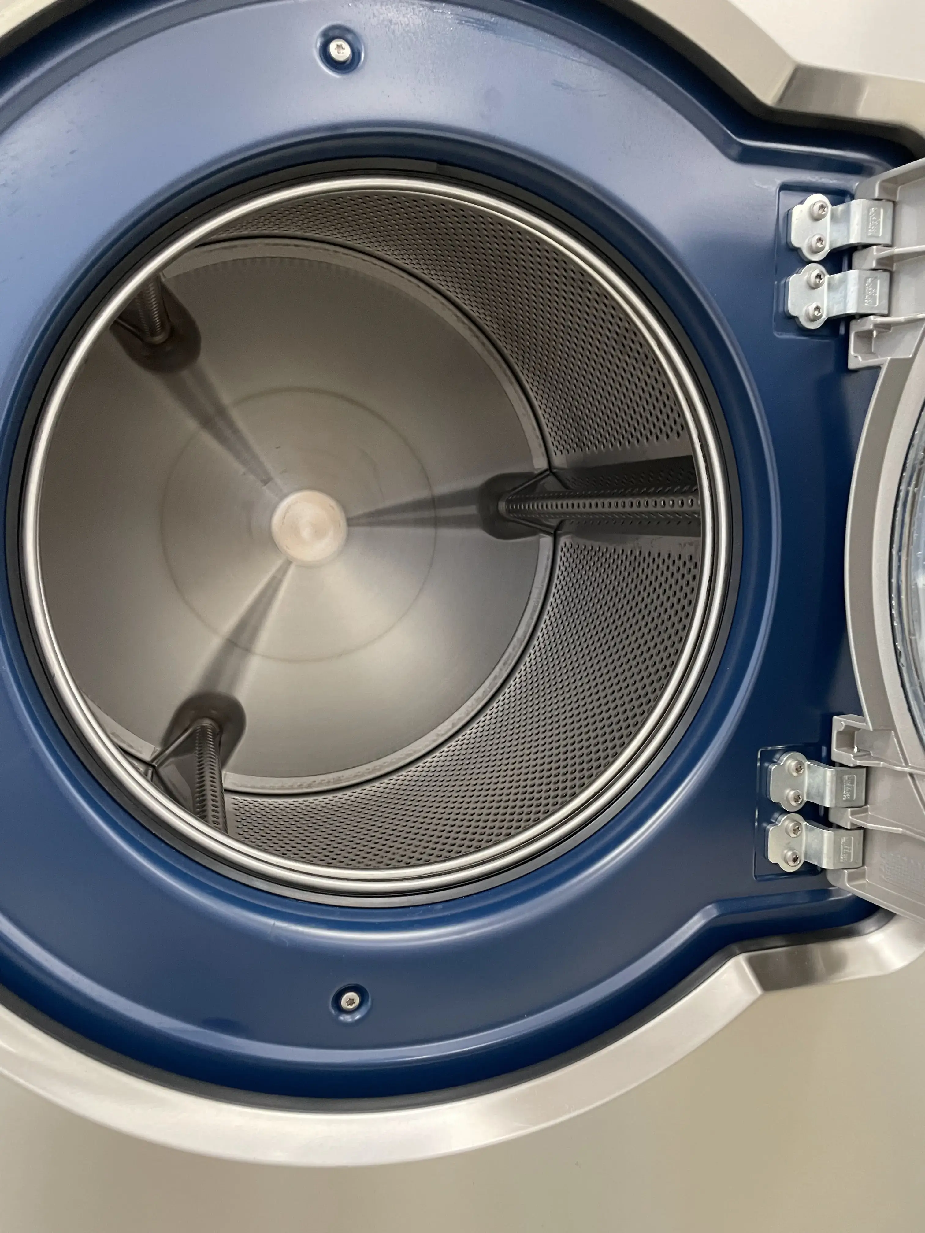 CAPITAL LAUNDRY - Image 20