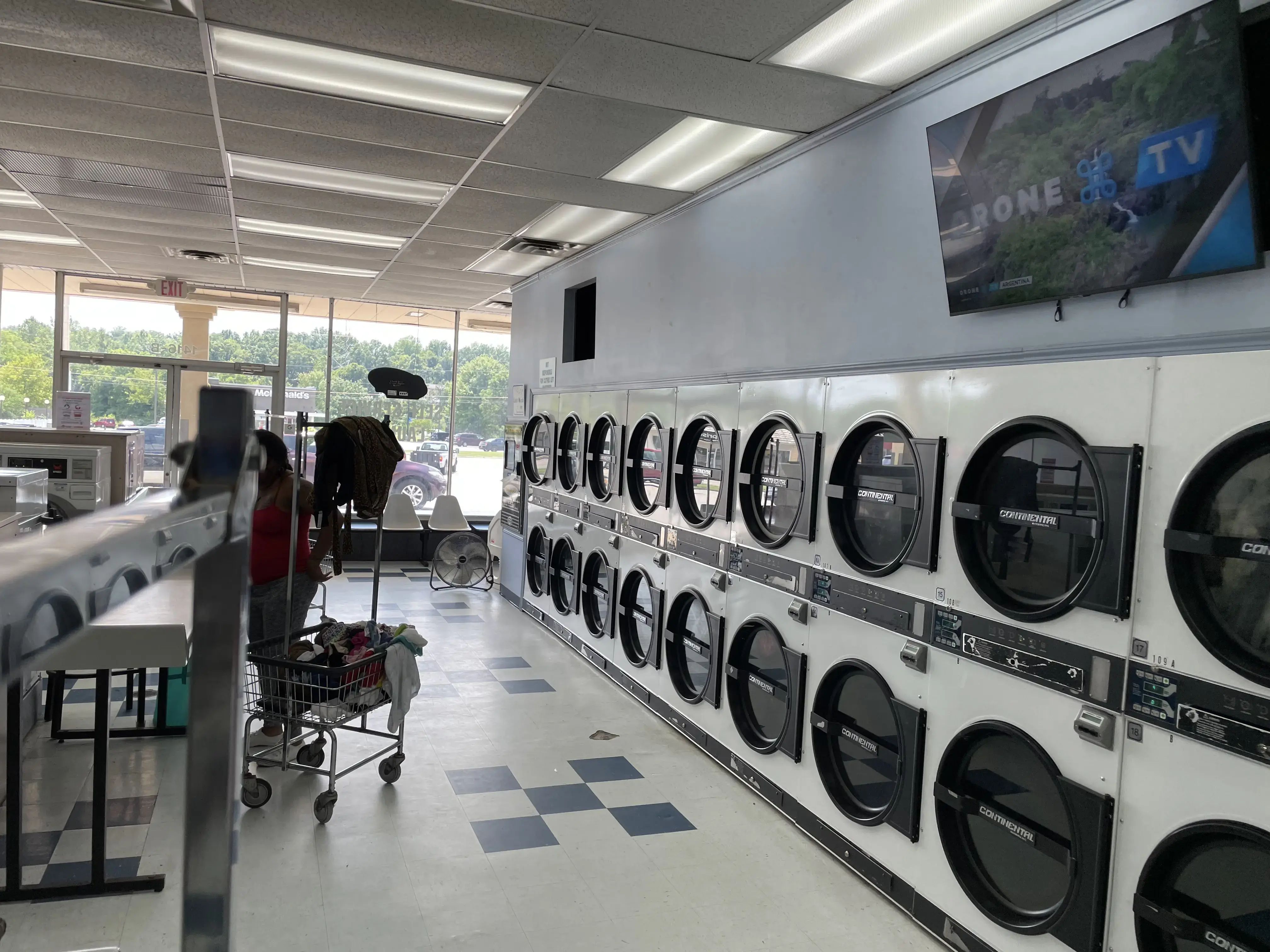 CAPITAL LAUNDRY thumbnail 3