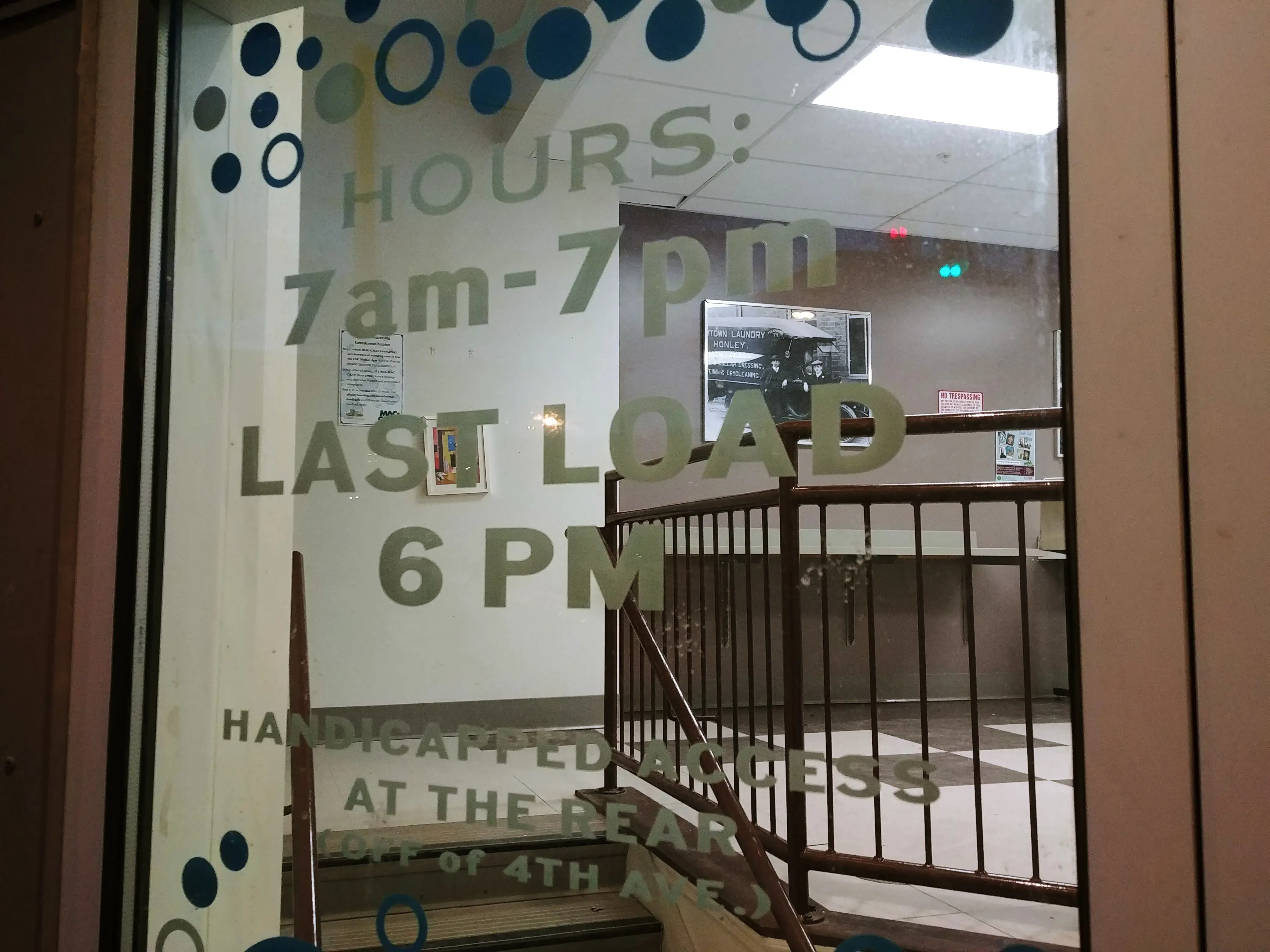 Capital South Laundromat thumbnail 12