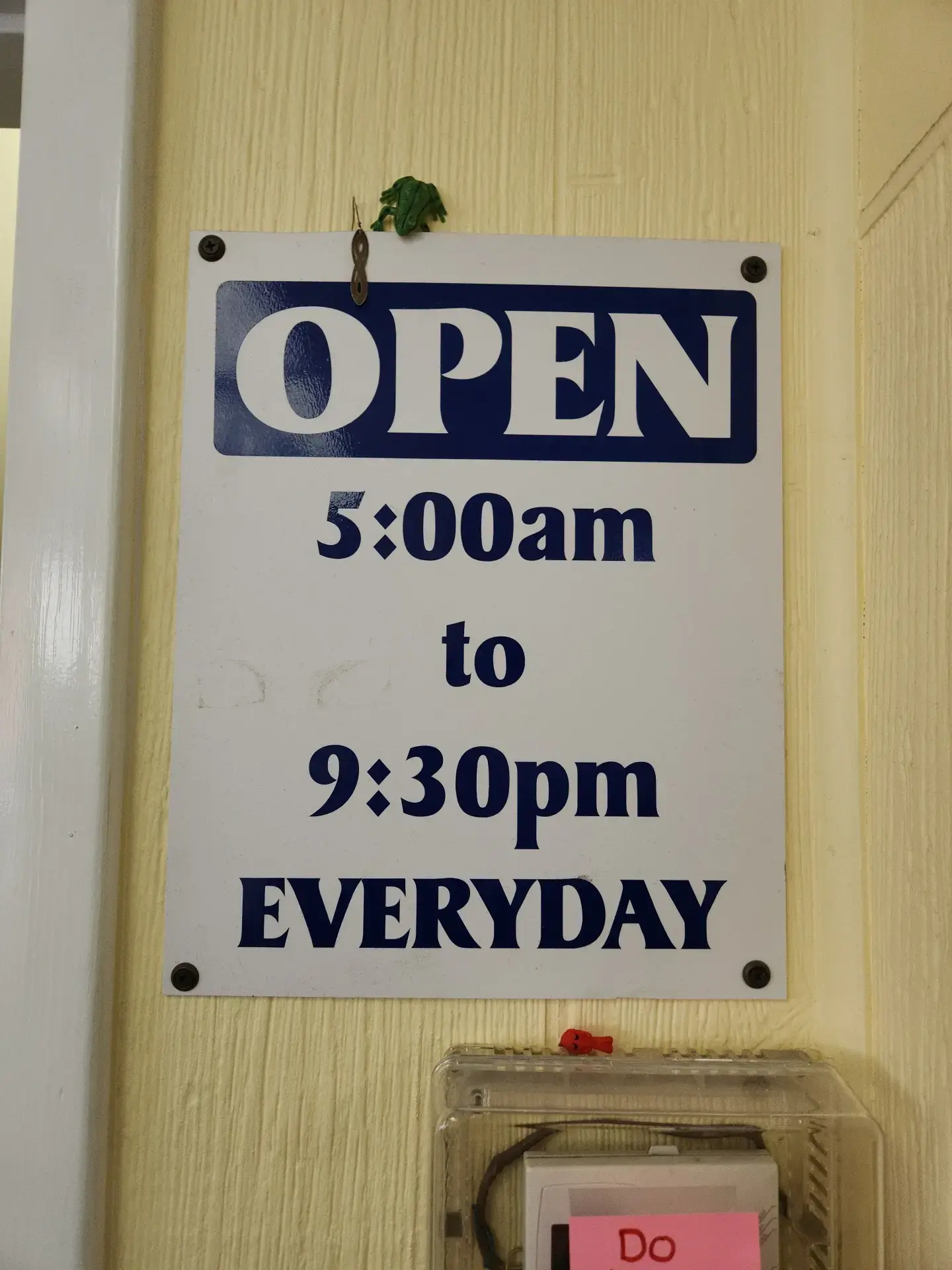 Capitol City Laundromat - Image 15