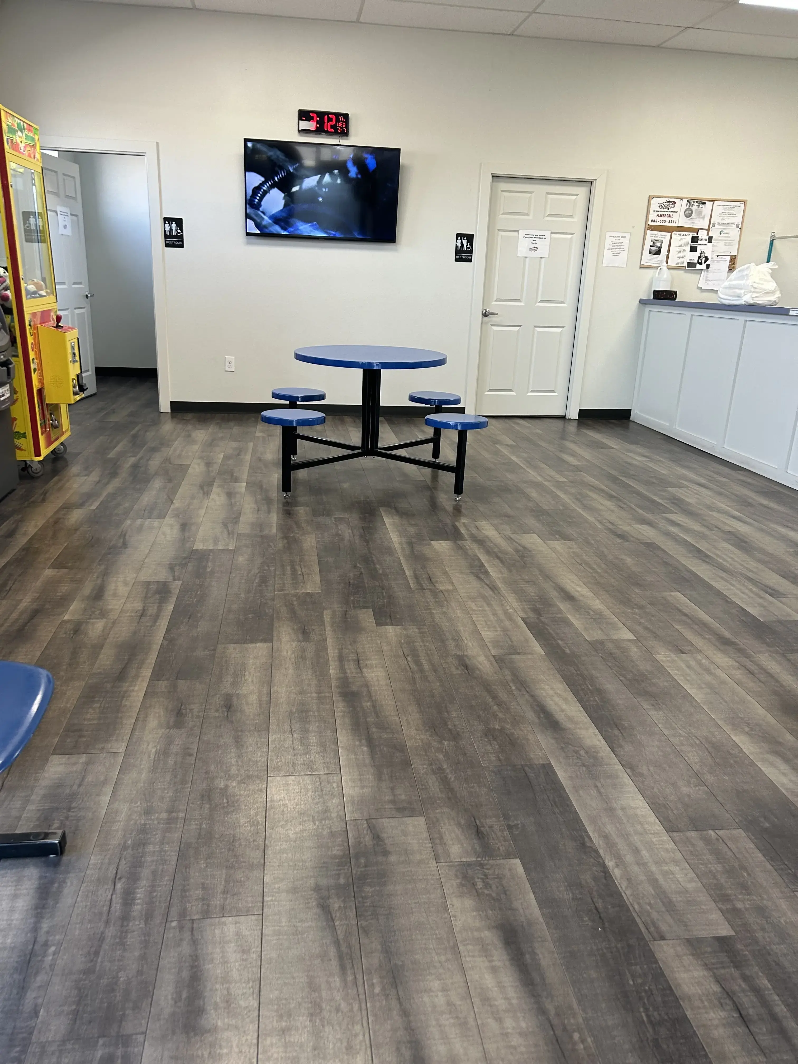 Caprock Laundry Center - Image 9
