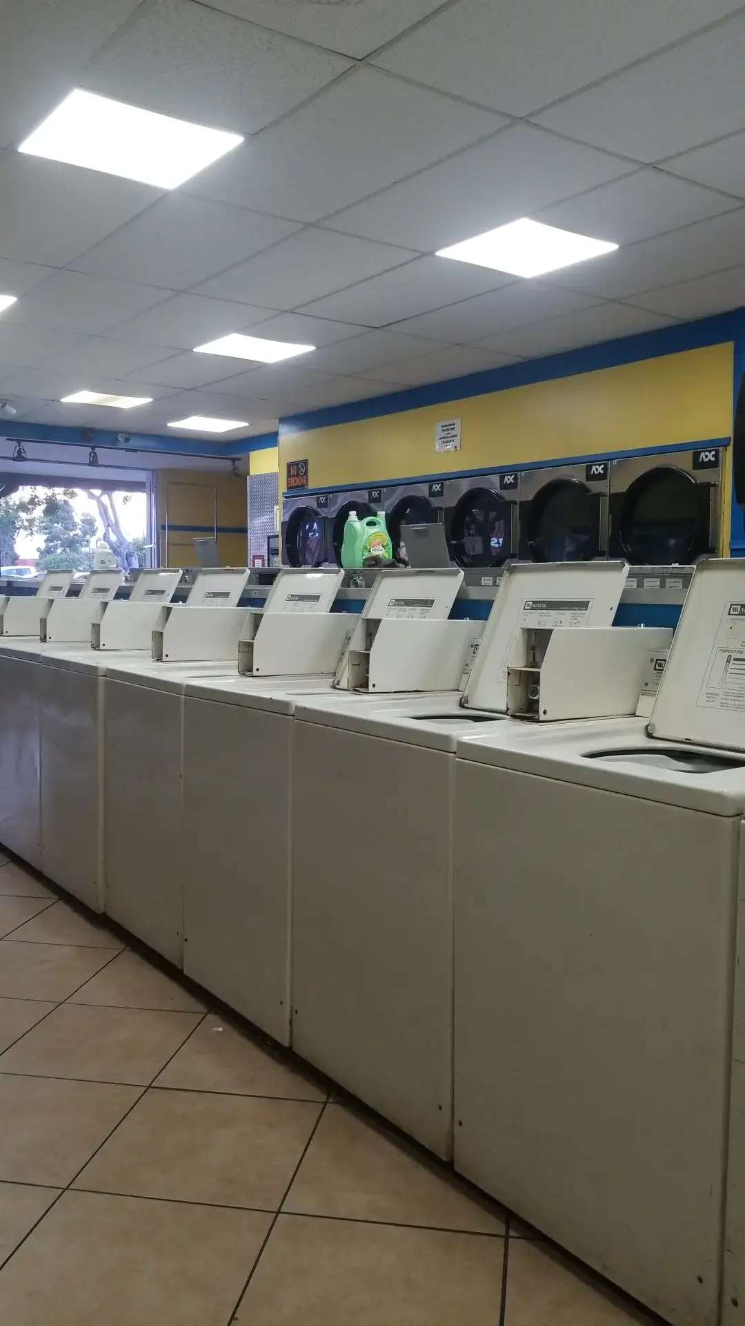 Carlsbad Laundry at The Village thumbnail 7