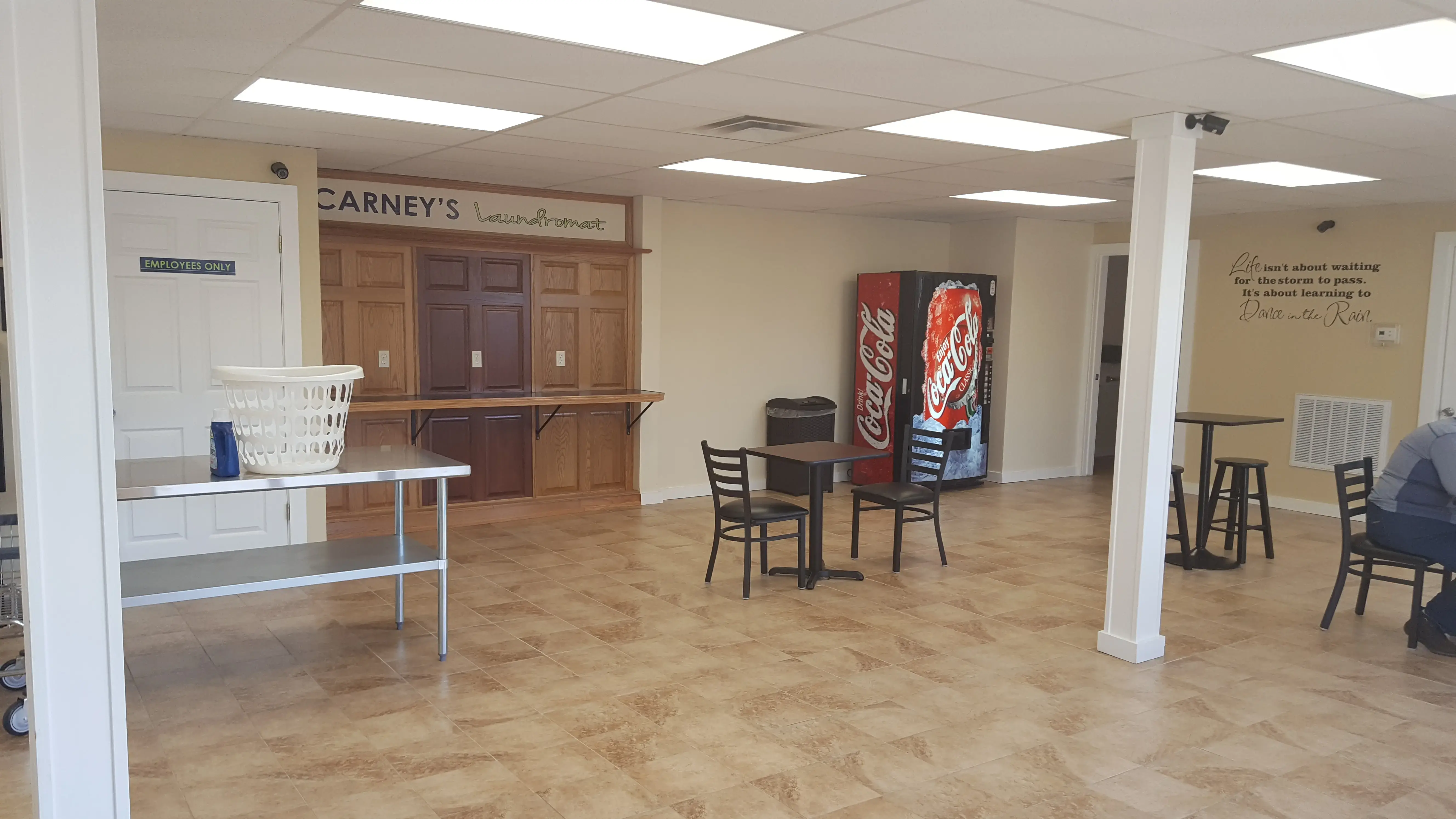 Carney's Laundromat - Image 17