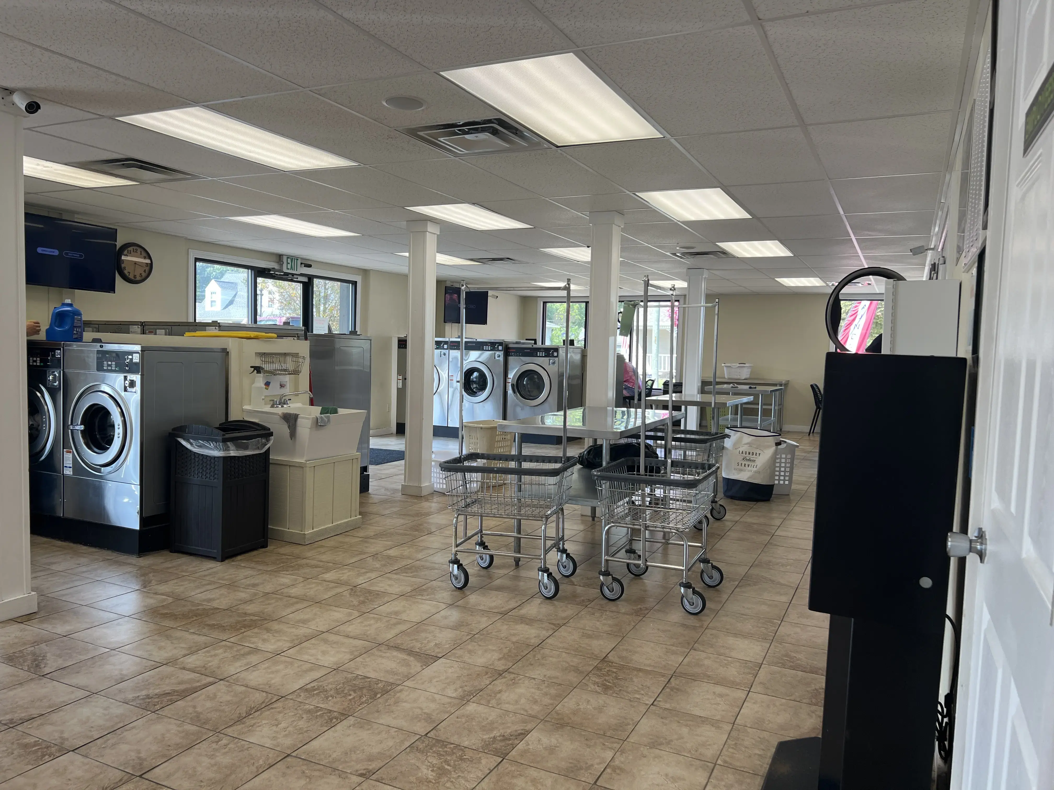 Carney's Laundromat thumbnail 2