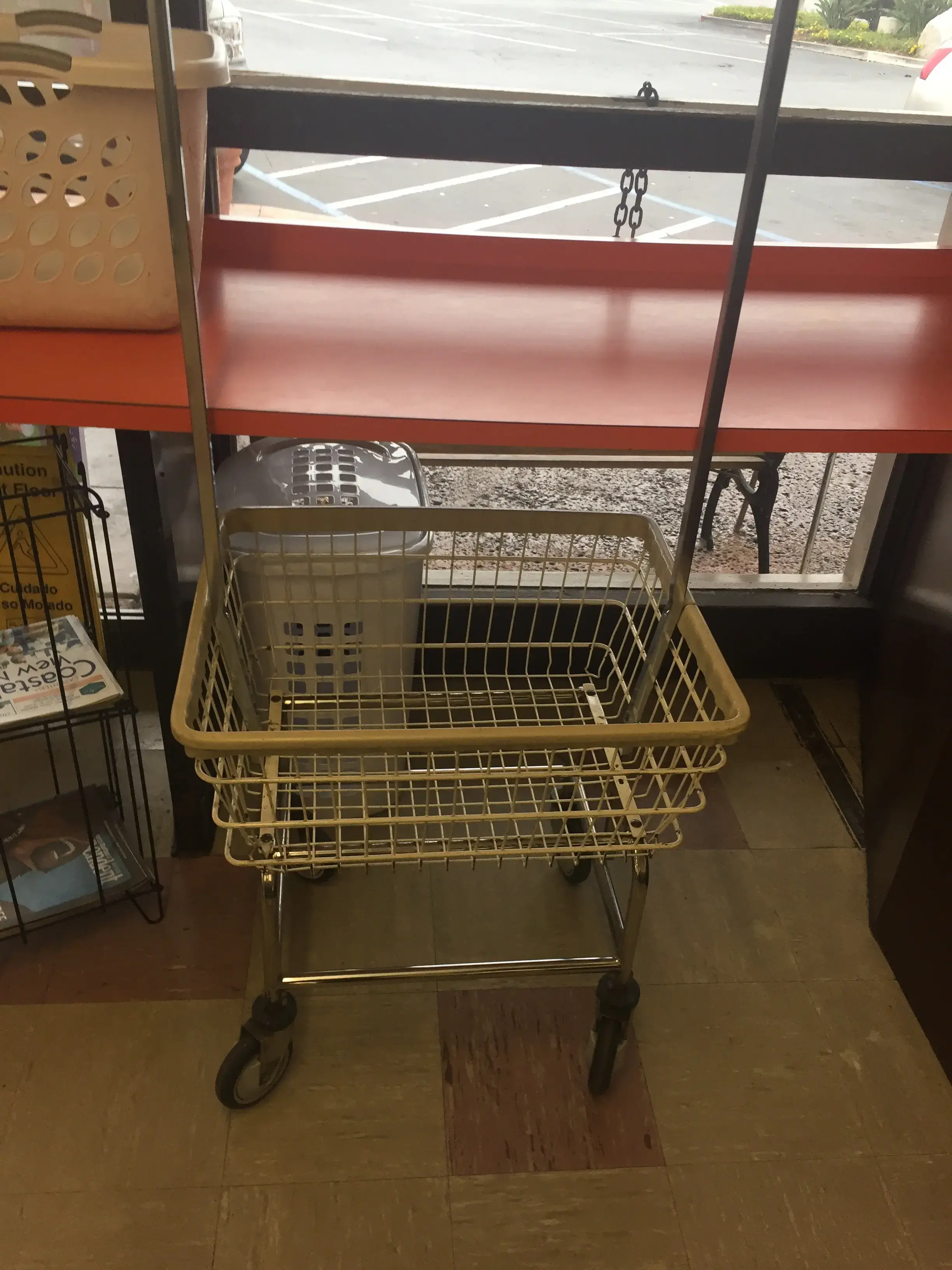 Carpinteria Coin-Op Laundry thumbnail 5