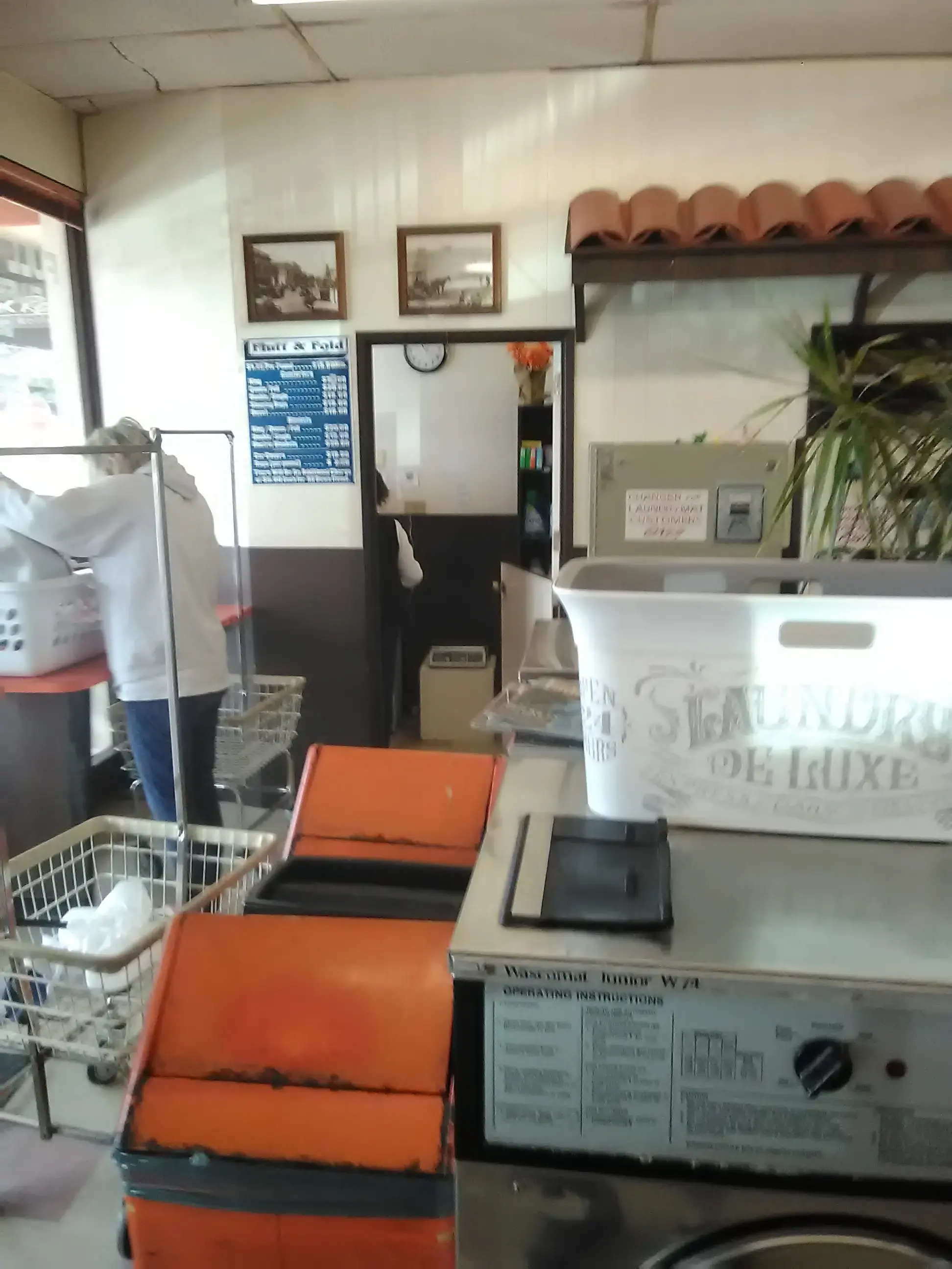 Carpinteria Coin-Op Laundry - Image 4