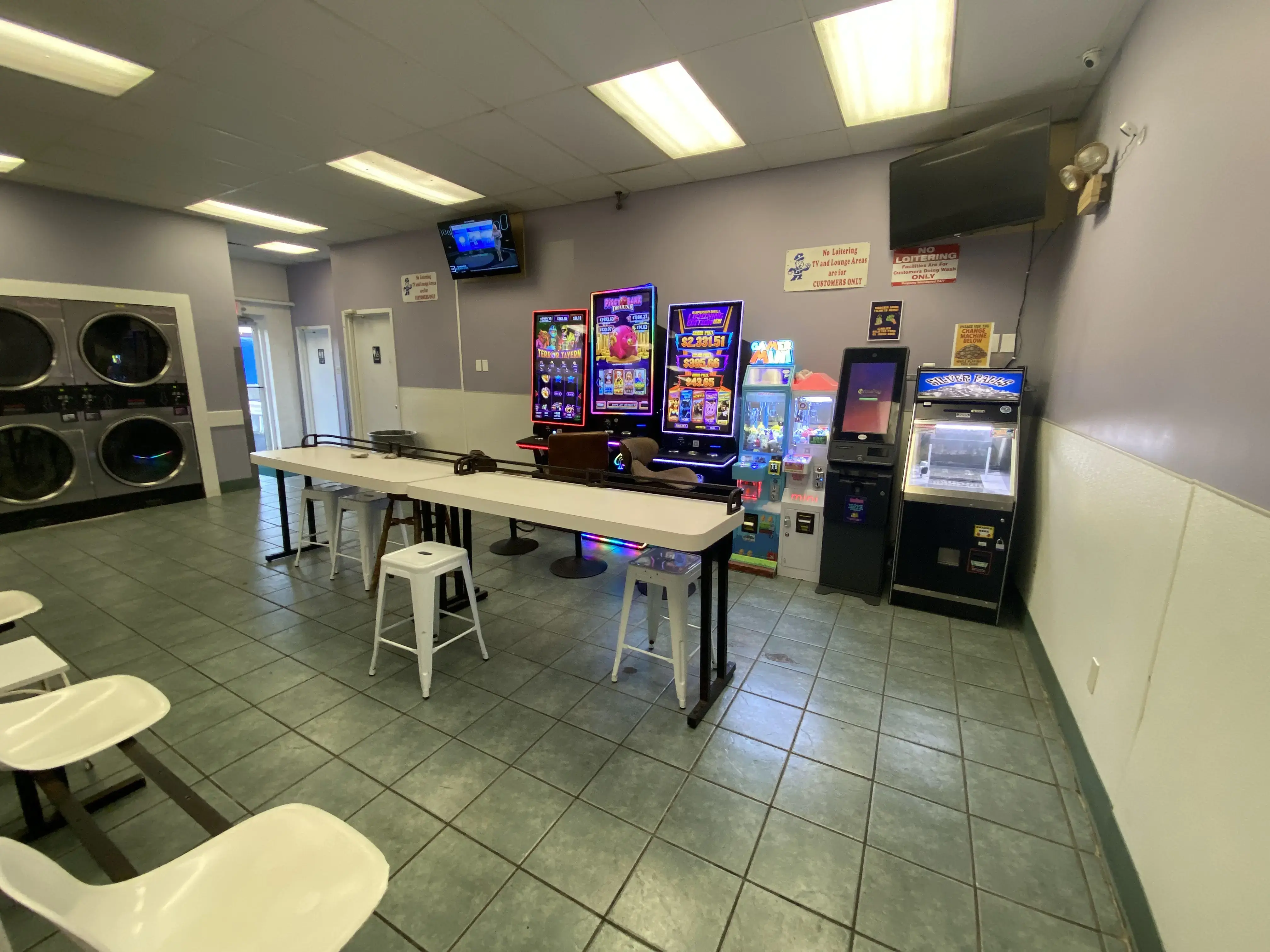 Carriage House Coin Laundry thumbnail 4