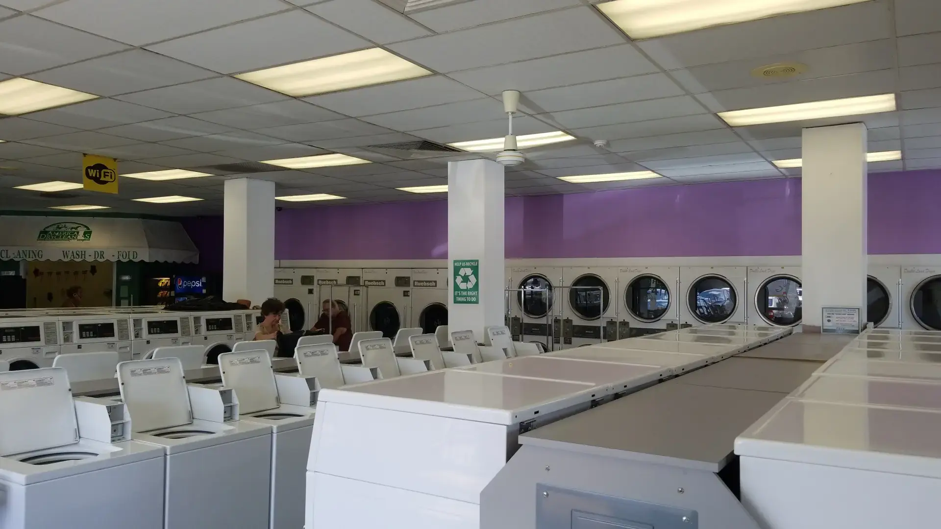 Carriage House Coin Laundry thumbnail 3