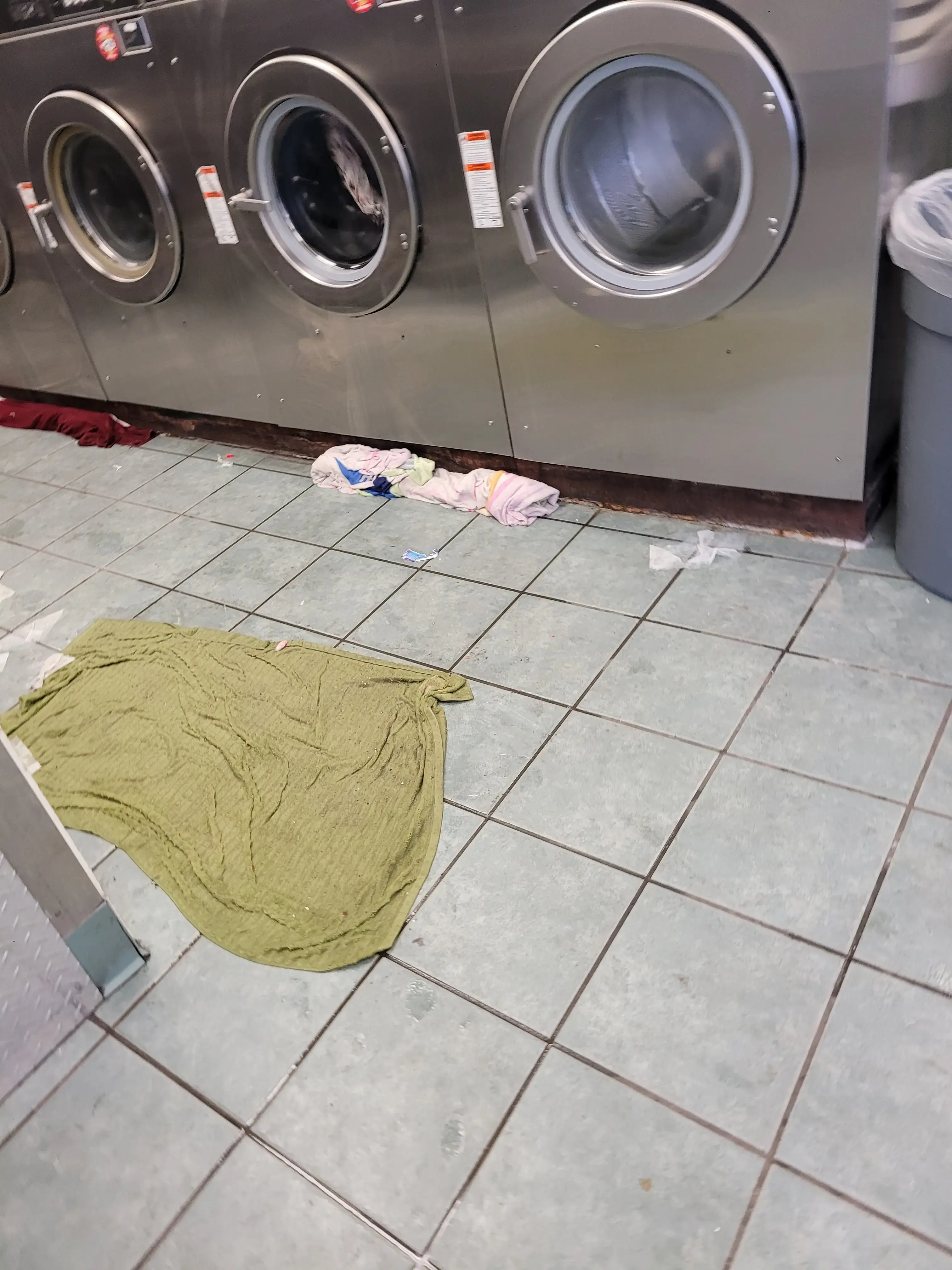 Carriage House Coin Laundry thumbnail 11