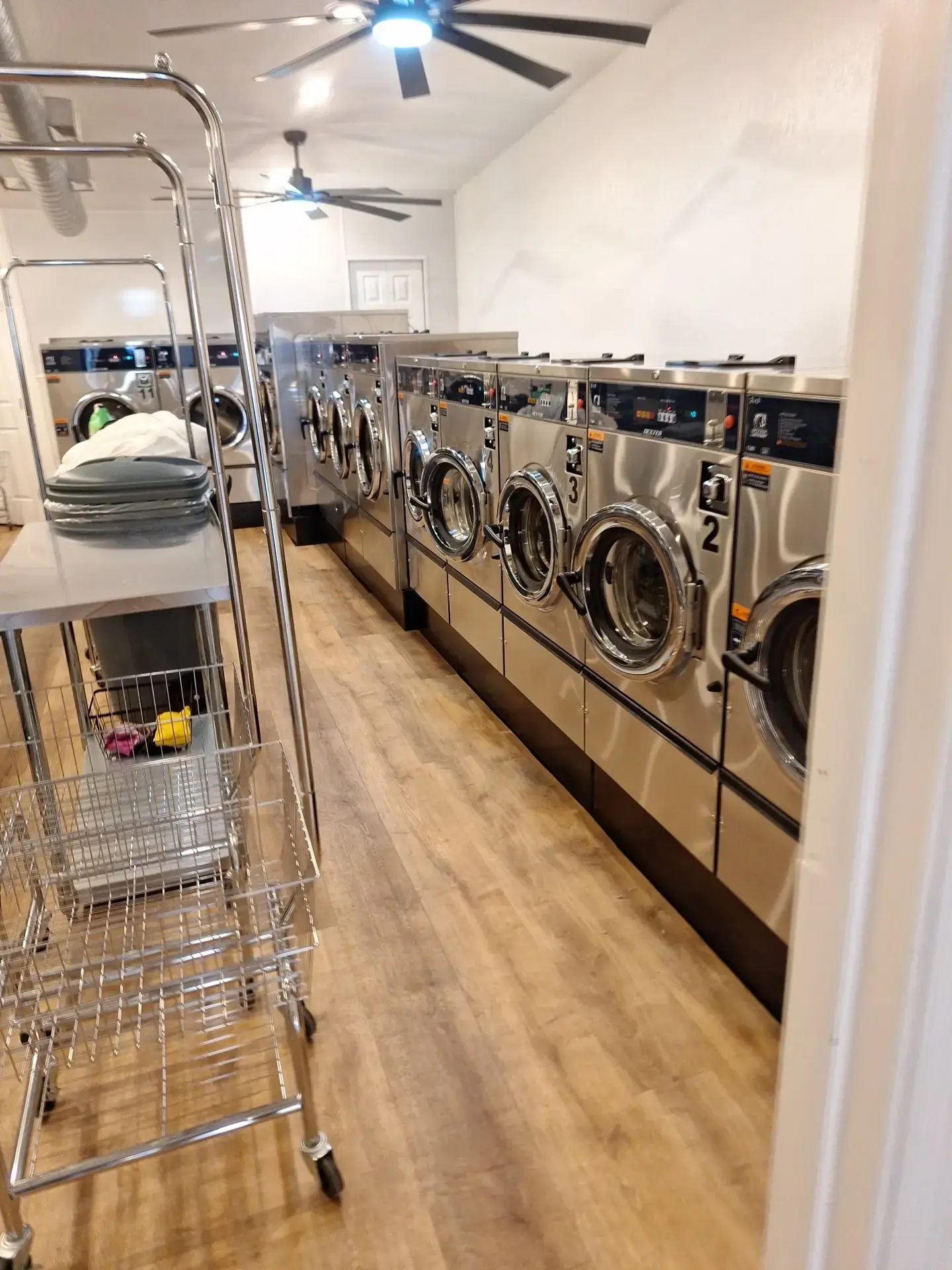 Carrollton Laundry and Lounge thumbnail 4