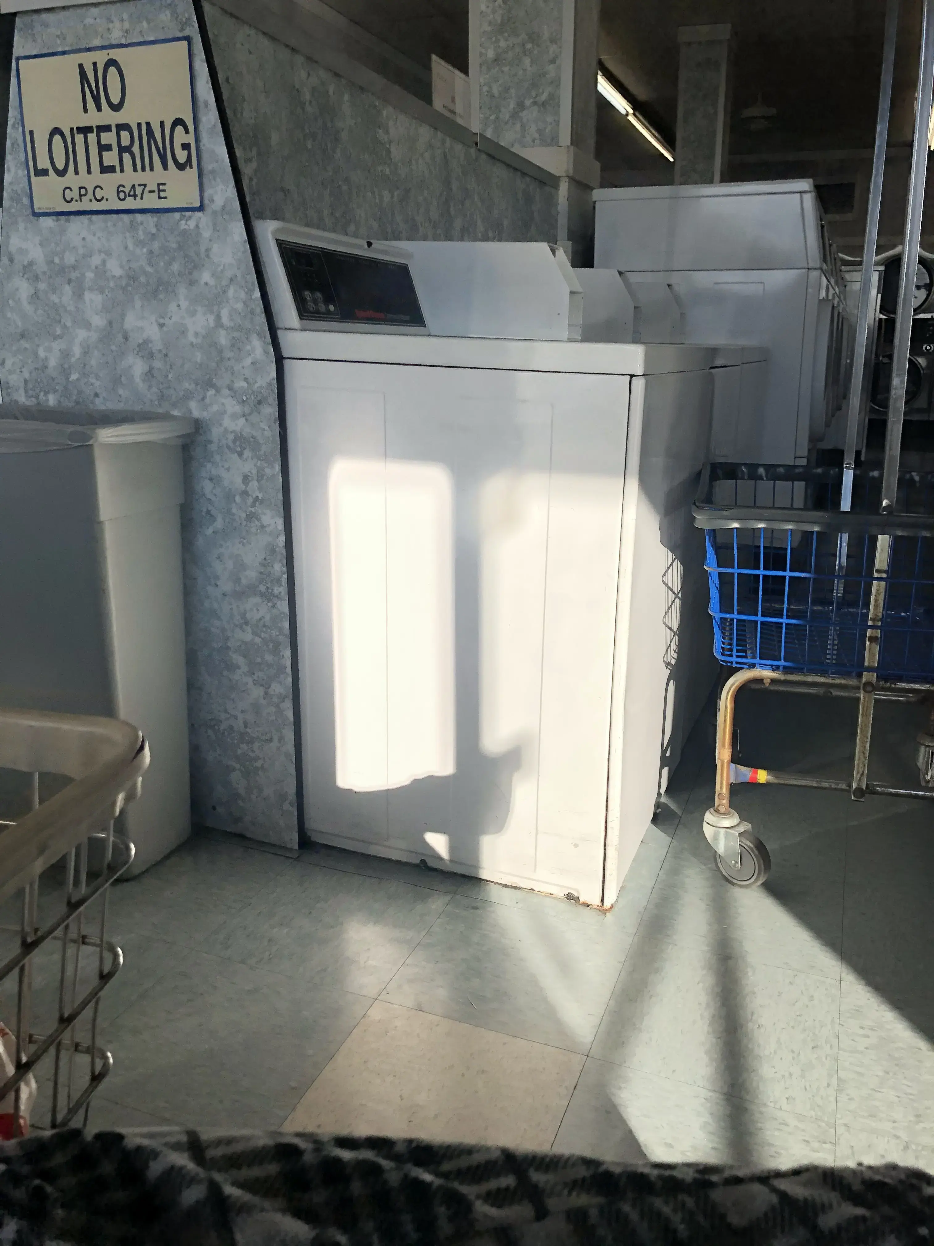Carson EZ Wash Laundromat - Image 8