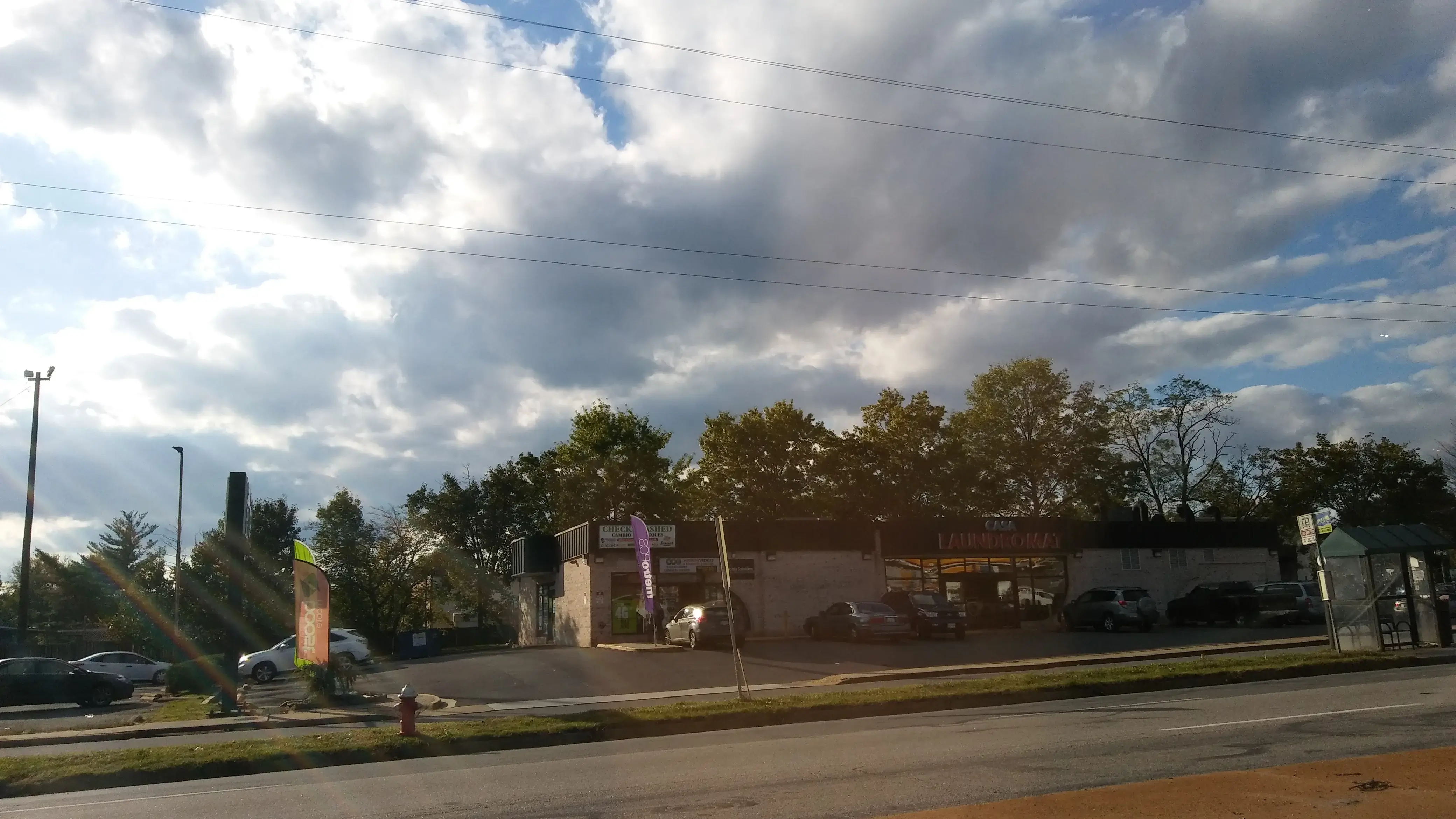 Casa Laundromat thumbnail 2