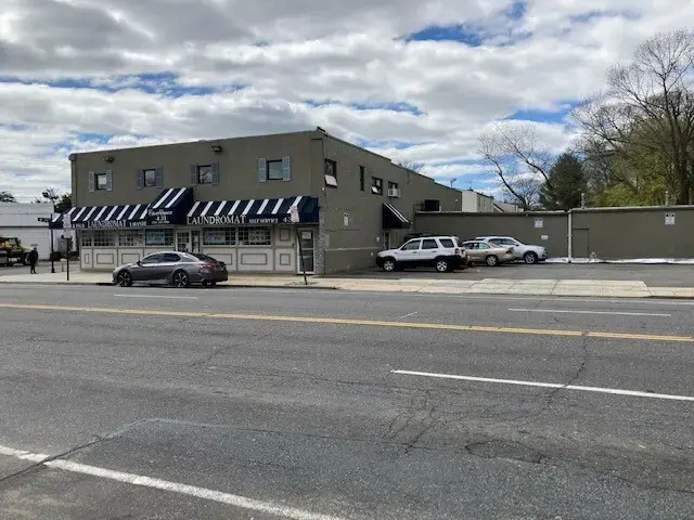 Casablanca Laundromat thumbnail 7