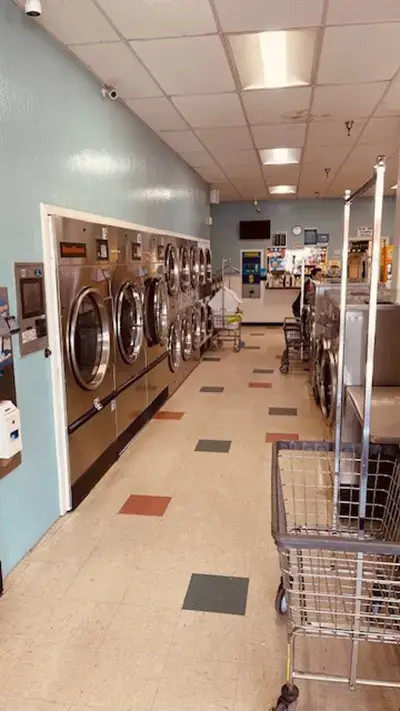 Castroville Wash & Dry - Image 13
